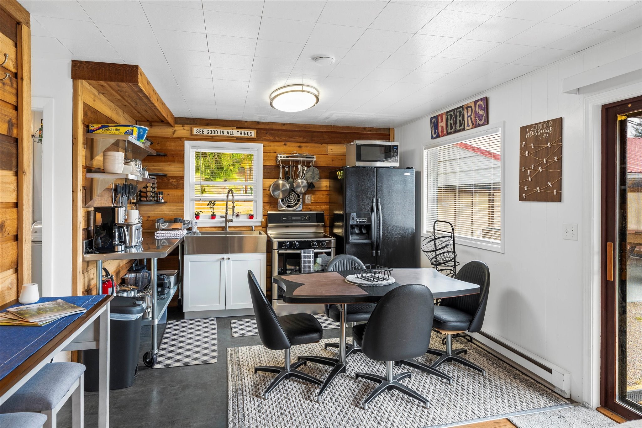 Bigfork, Montana 59911, United States, 3 Bedrooms Bedrooms, ,2 BathroomsBathrooms,Residential,Active,81984