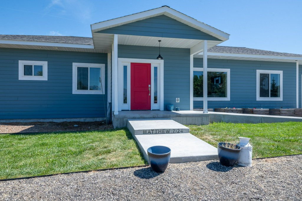 1212 Winners Circle Lane