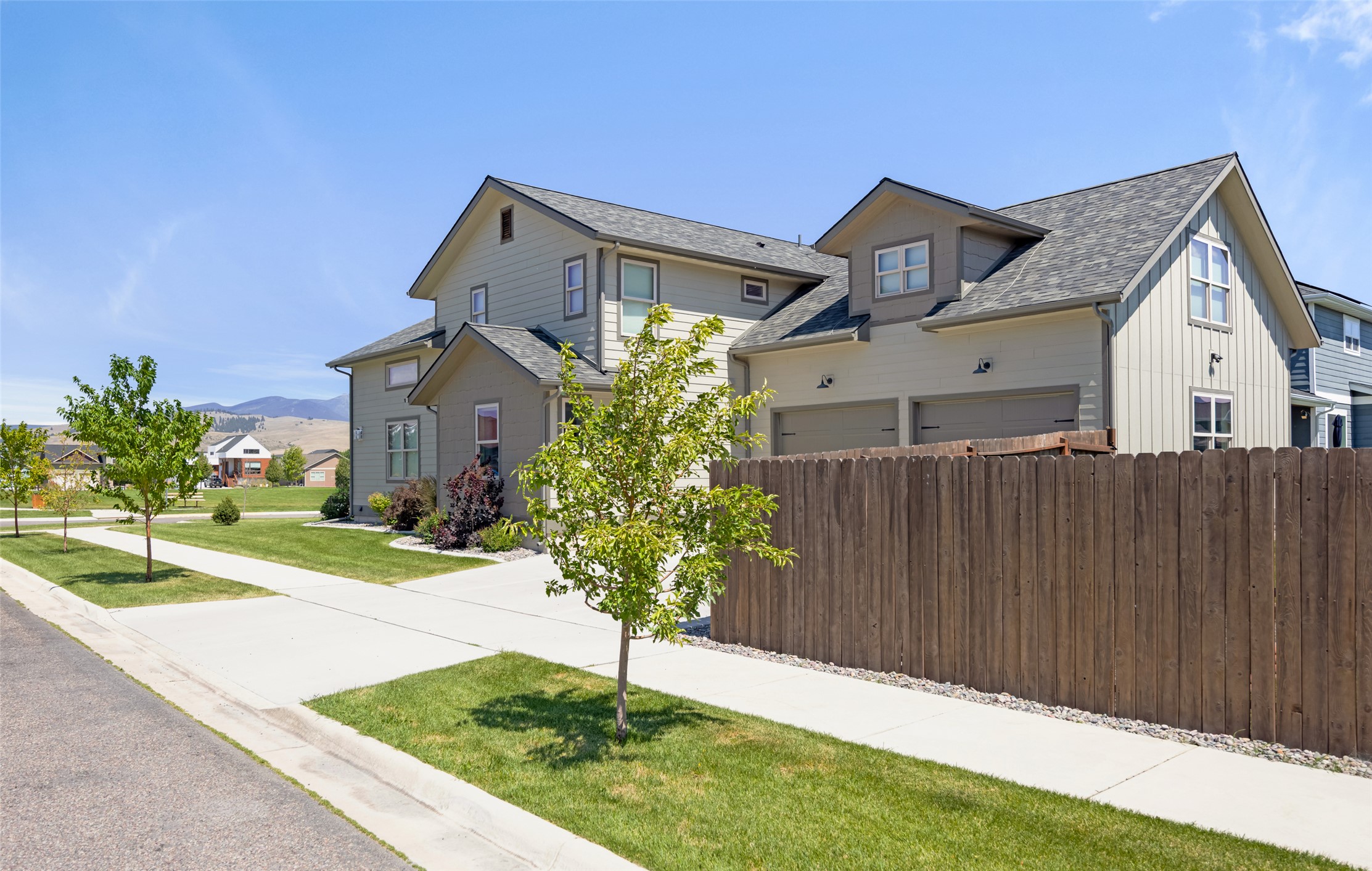 5445 Barbed Wire Drive