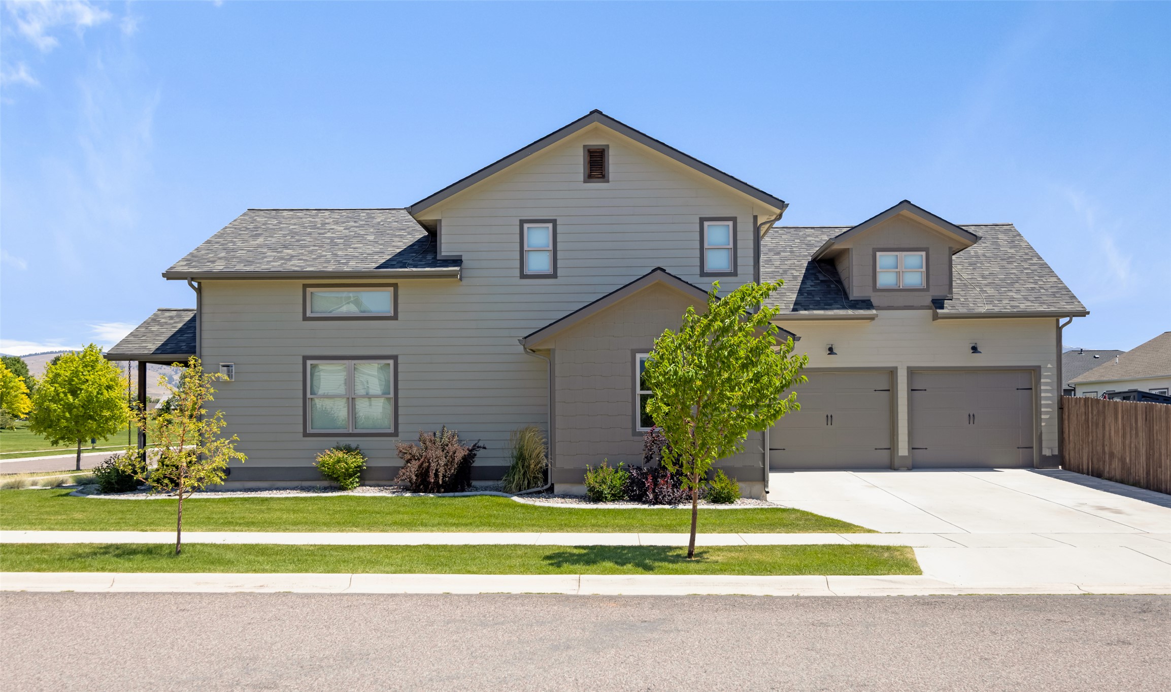 5445 Barbed Wire Drive