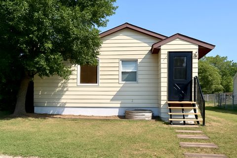 676 Hill Avenue Shelby MT 59474