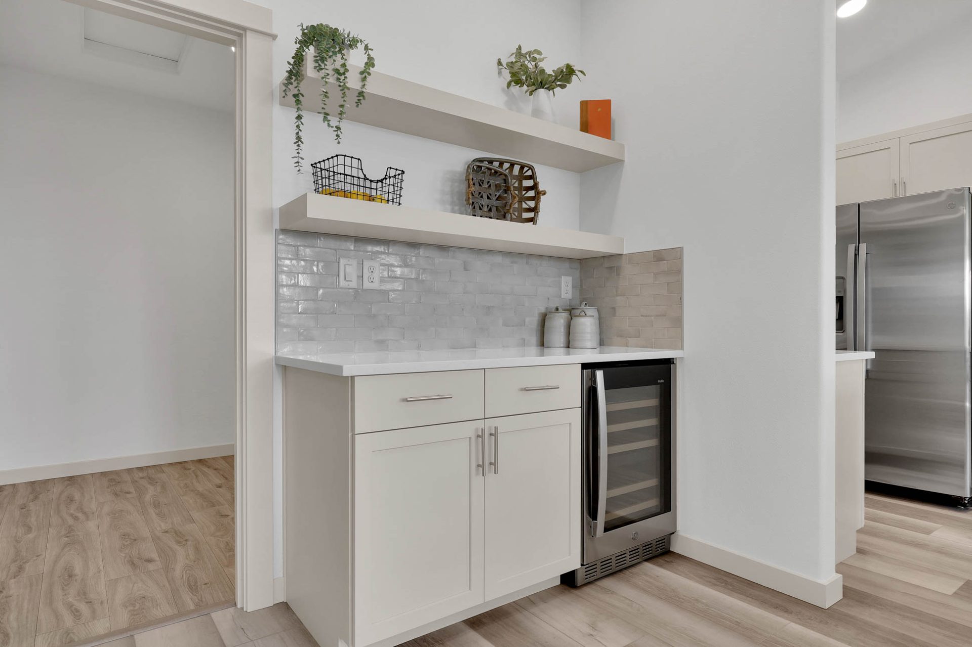 8811 Los Alamitos Lane