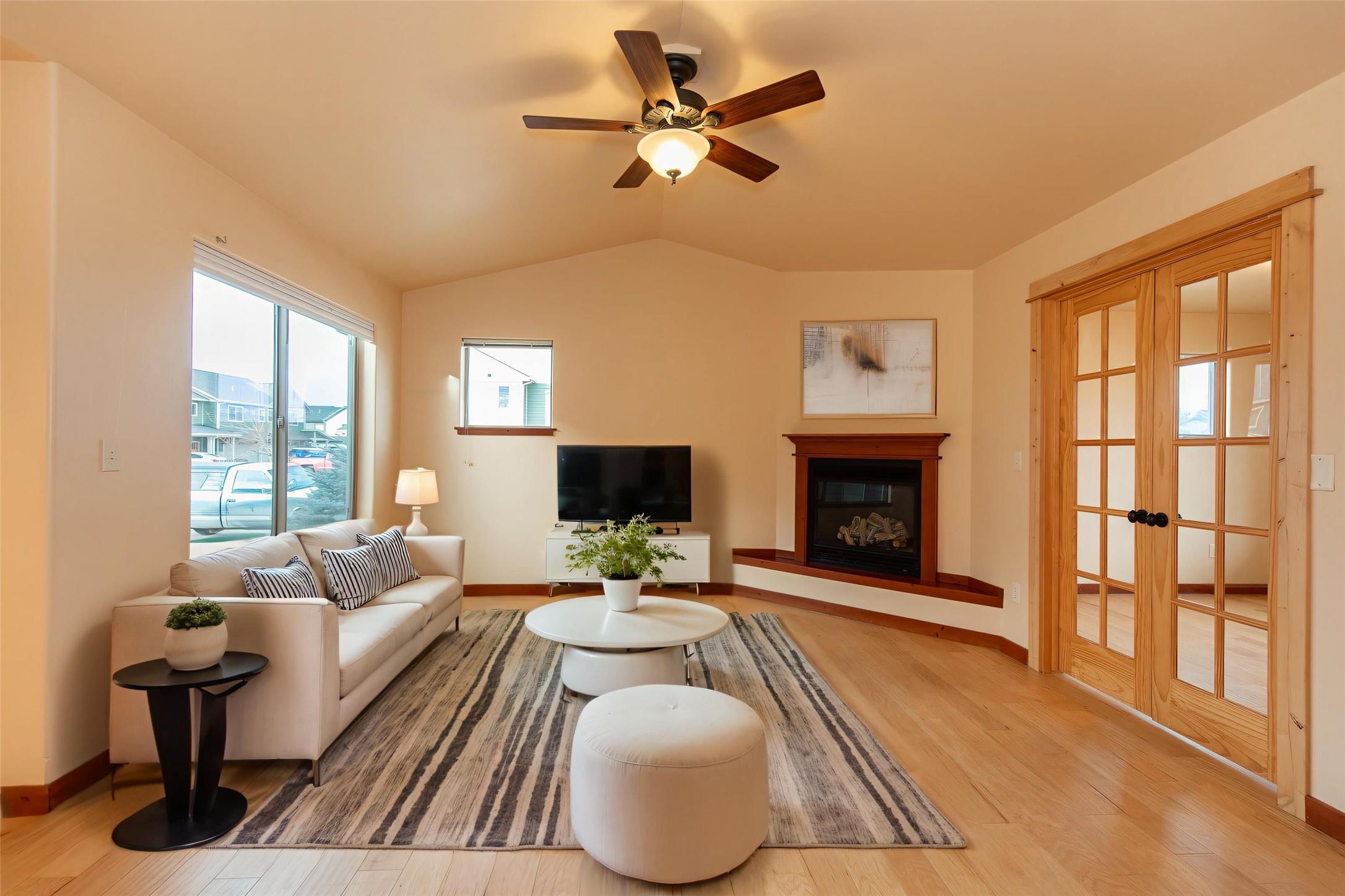 1095 Cottonwood Road