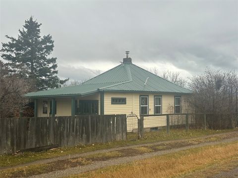 Photo of 308 1st Avenue NW, White Sulphur Springs, MT 59645 (MLS # 30061409)
