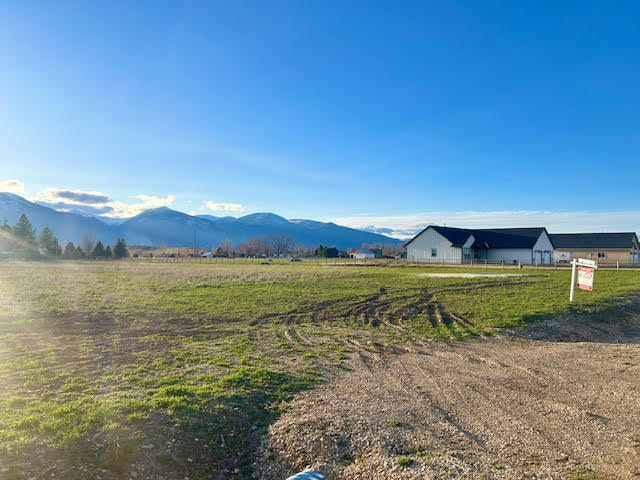 Lot 4 Broken Spoke Road