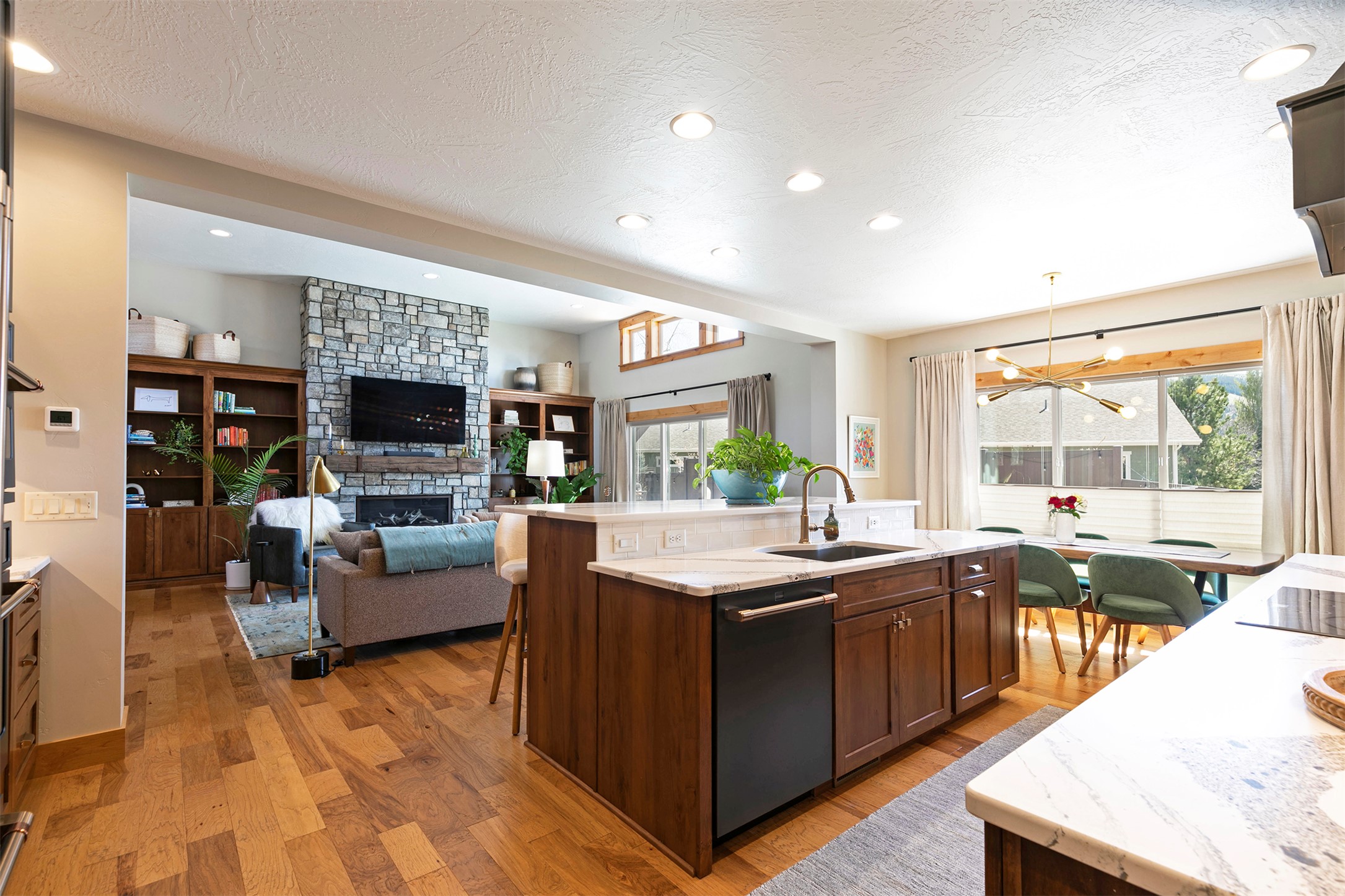 Missoula, Montana 59802, United States, 4 Bedrooms Bedrooms, ,3 BathroomsBathrooms,Residential,Active,118997