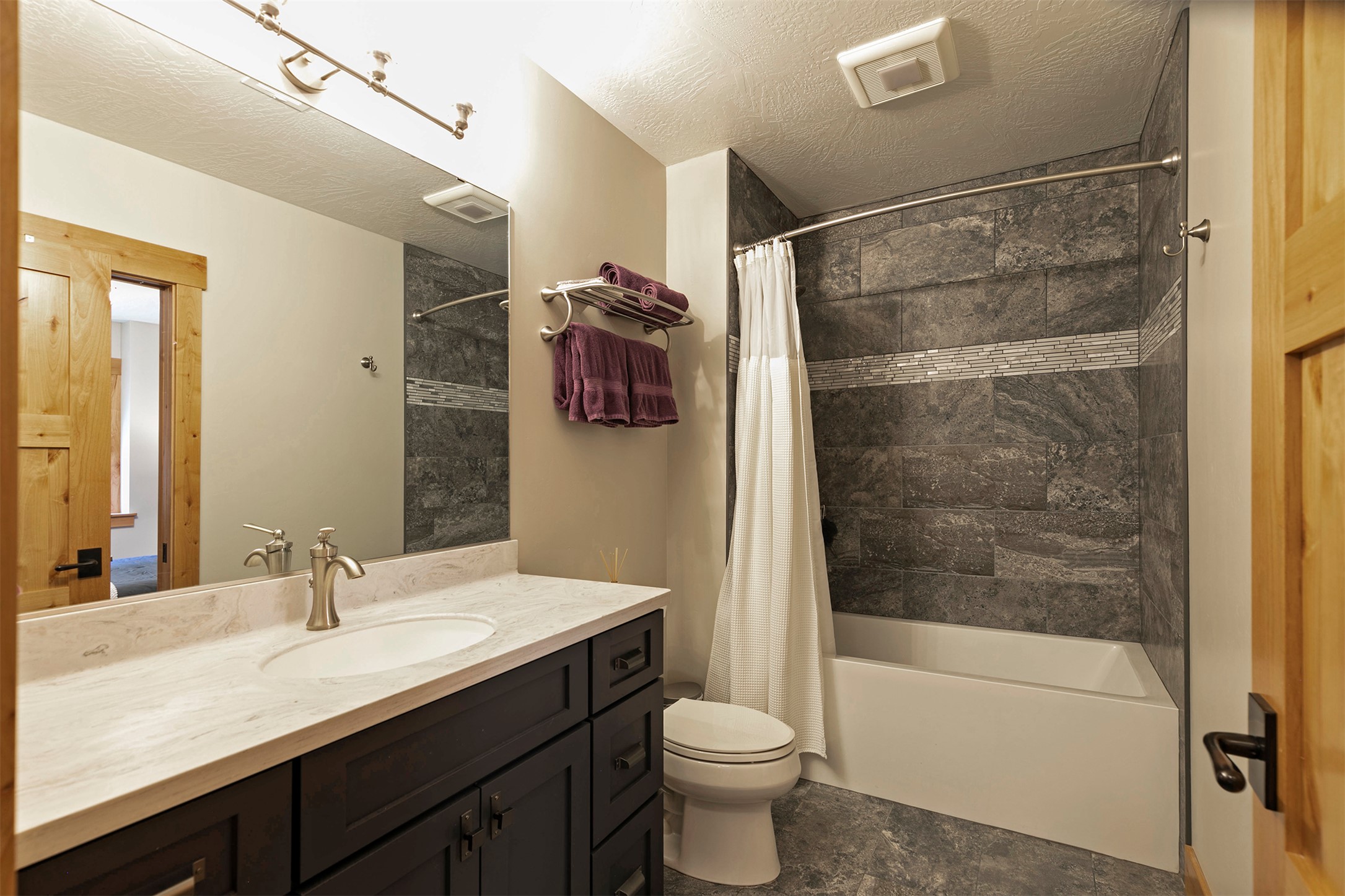 Missoula, Montana 59802, United States, 4 Bedrooms Bedrooms, ,3 BathroomsBathrooms,Residential,Active,118997