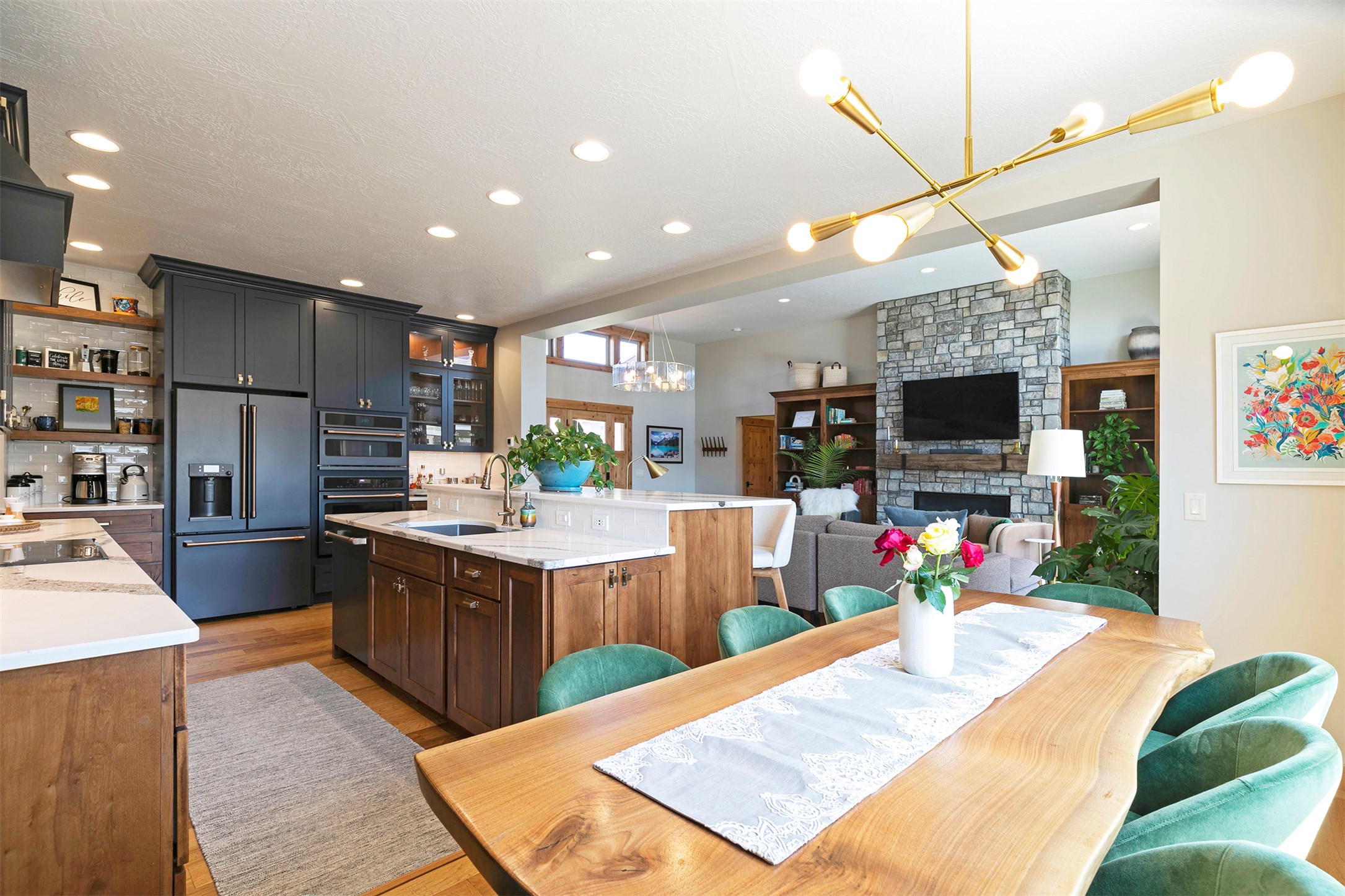 Missoula, Montana 59802, United States, 4 Bedrooms Bedrooms, ,3 BathroomsBathrooms,Residential,Active,118997