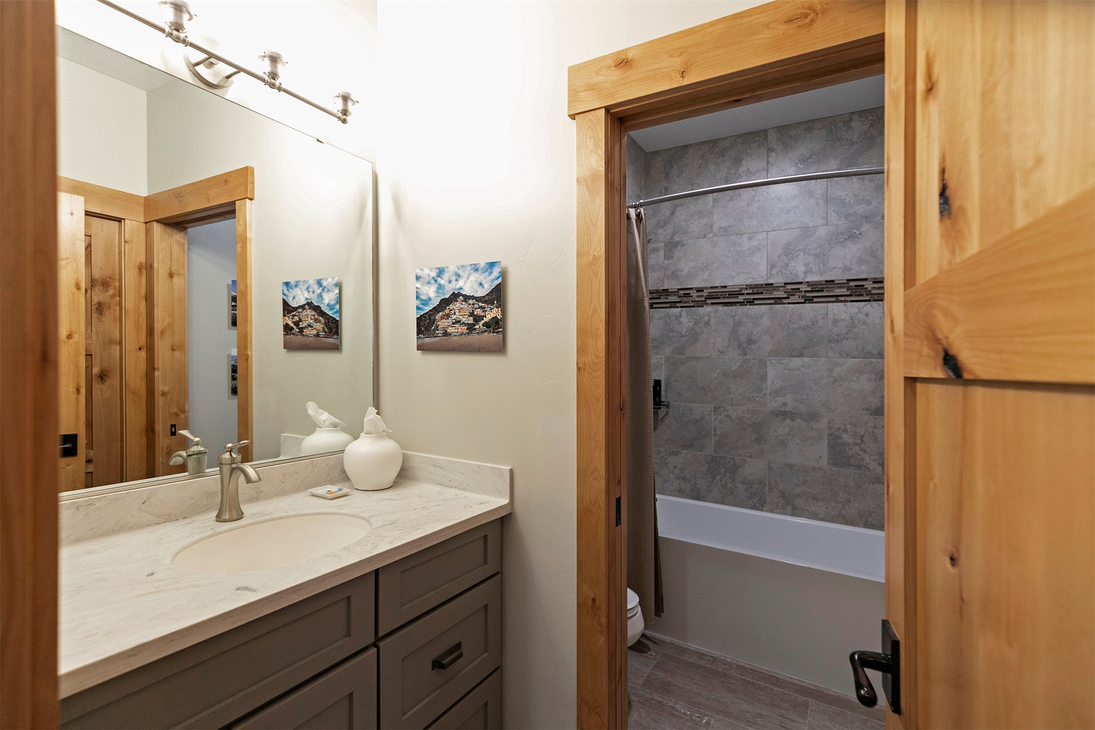 Missoula, Montana 59802, United States, 4 Bedrooms Bedrooms, ,3 BathroomsBathrooms,Residential,Active,118997