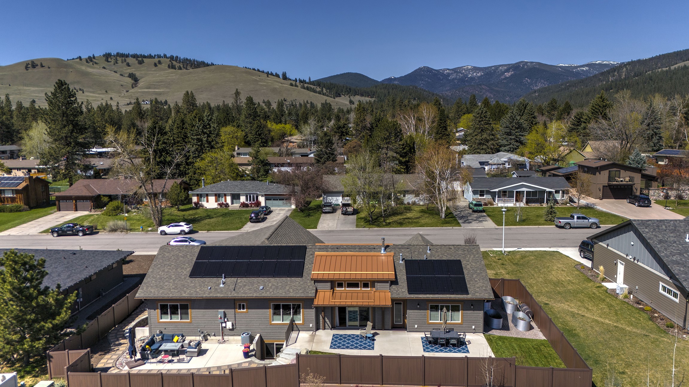 Missoula, Montana 59802, United States, 4 Bedrooms Bedrooms, ,3 BathroomsBathrooms,Residential,Active,118997