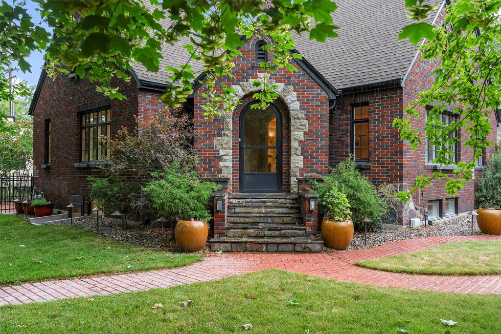 Photo of 300 Connell Avenue, Missoula, MT 59801 (MLS # 30065341)