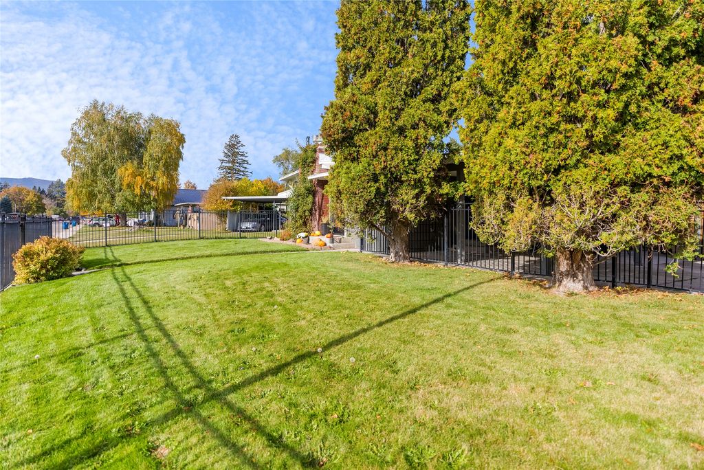 Photo of 1900 34th Street, Missoula, MT 59801 (MLS # 30060877)