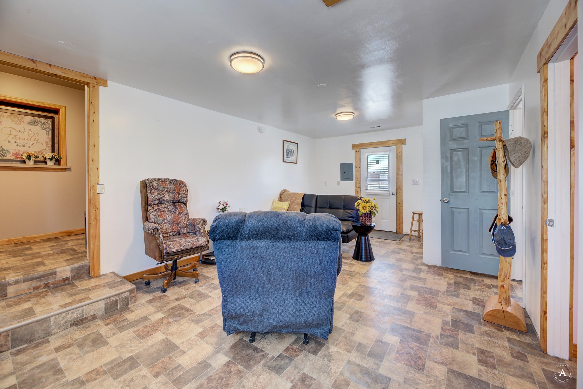 3660 N Montana Avenue