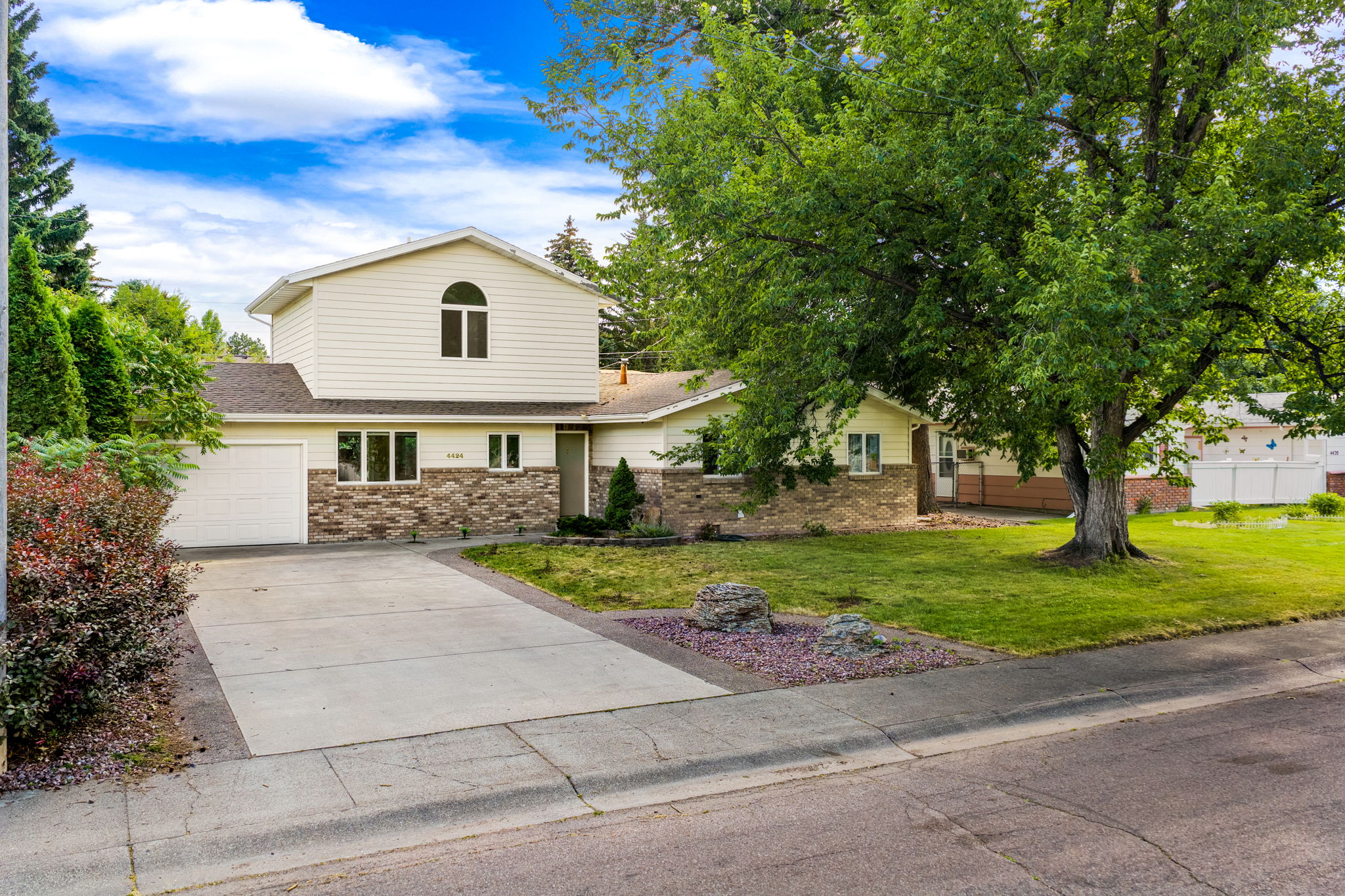 4424 6th Avenue S - Photo 2