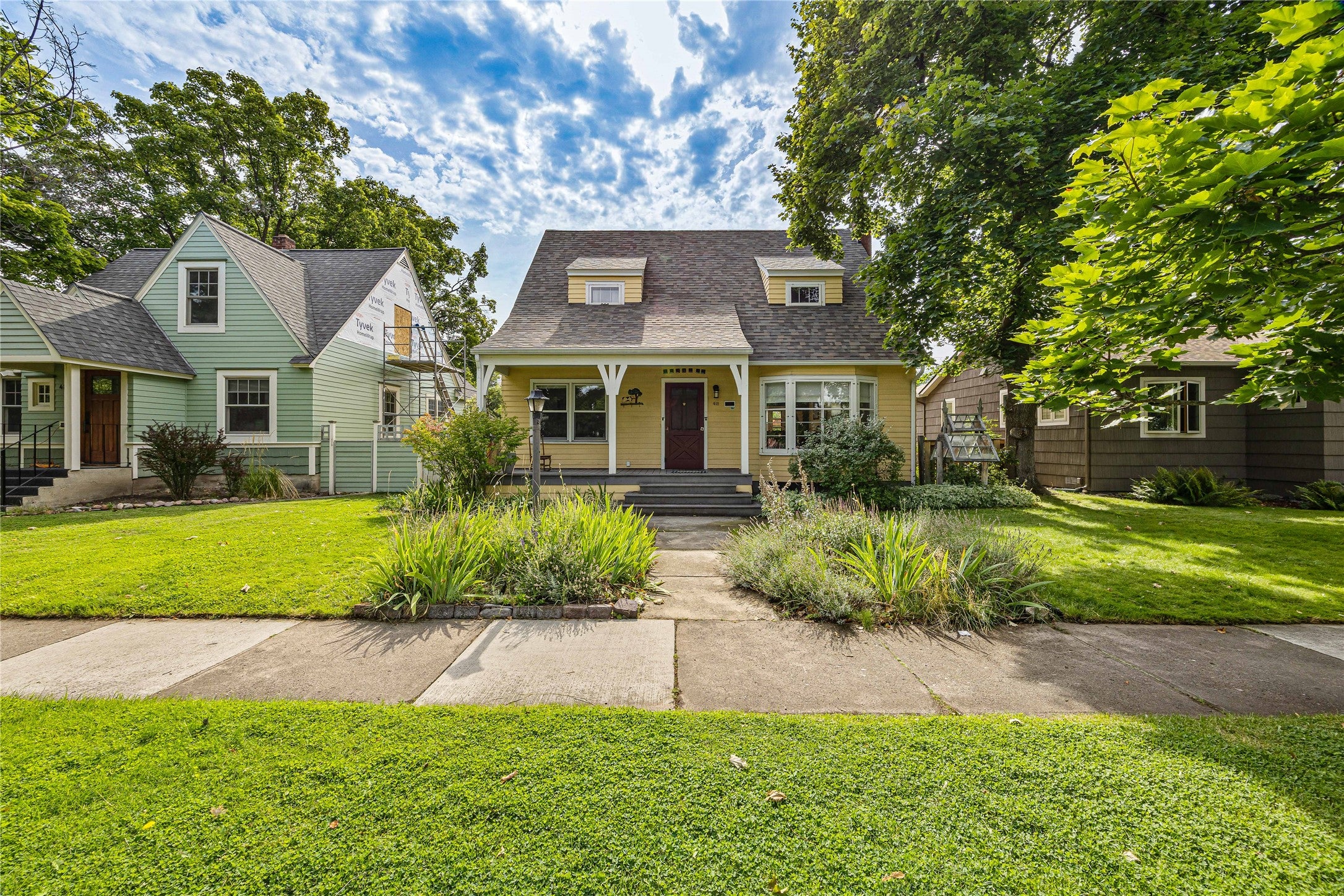 418 Woodford Street