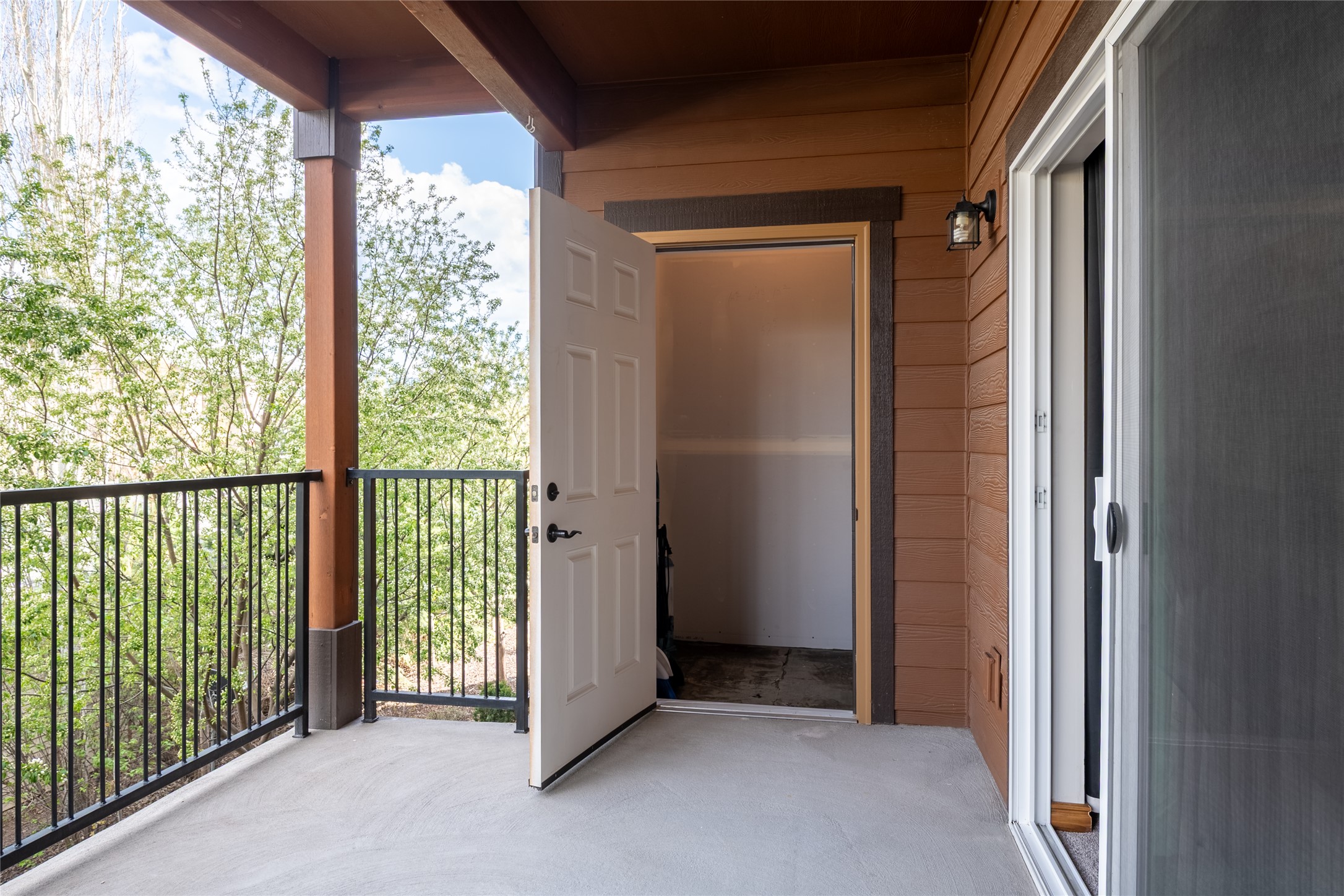 Missoula, Montana 59808, United States, 2 Bedrooms Bedrooms, ,1 BathroomBathrooms,Residential,Active,122052