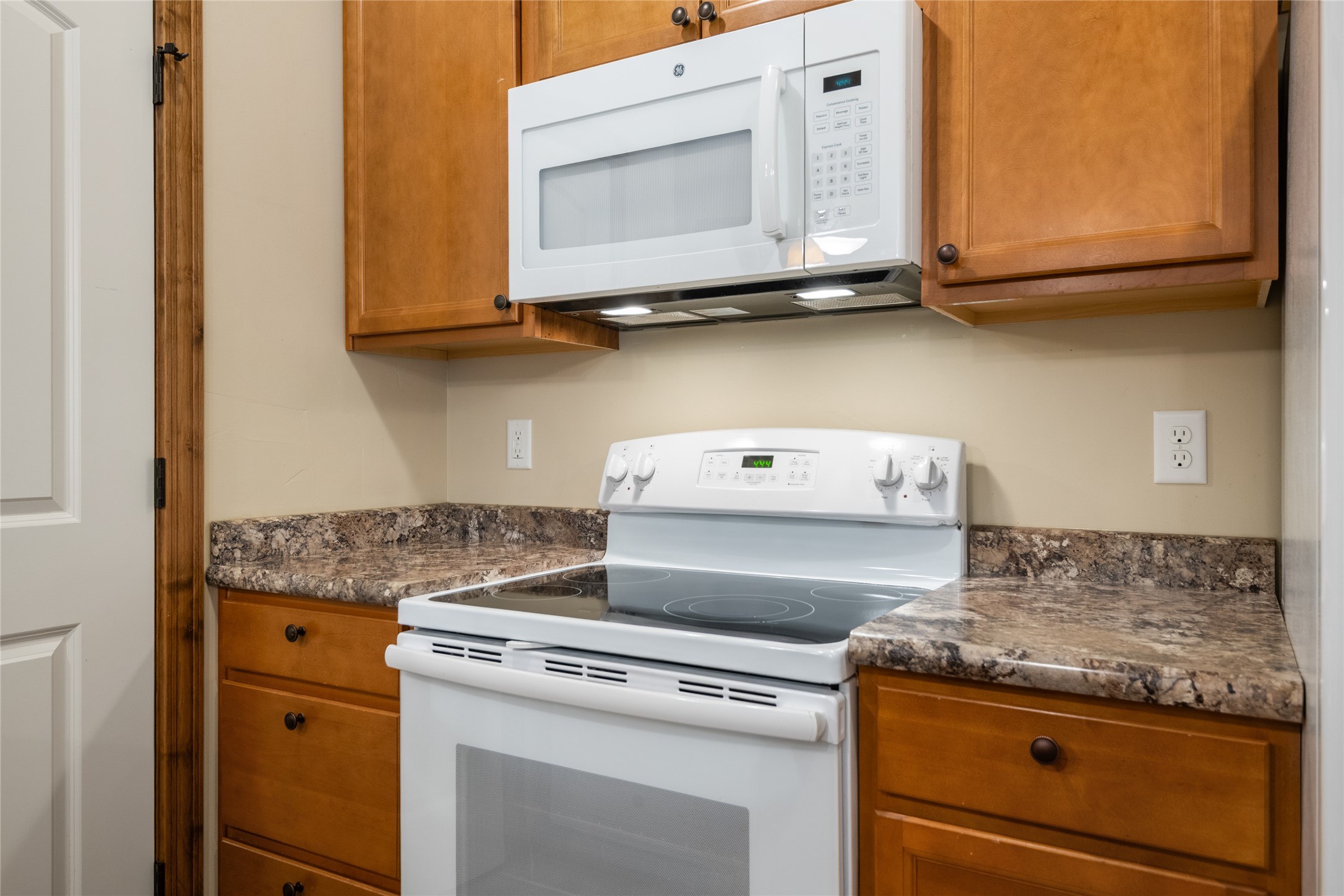 Missoula, Montana 59808, United States, 2 Bedrooms Bedrooms, ,1 BathroomBathrooms,Residential,Active,122052