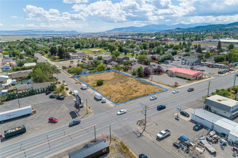 Photo of 1915 N Montana Avenue, Helena, MT 59601 (MLS # 30066482)