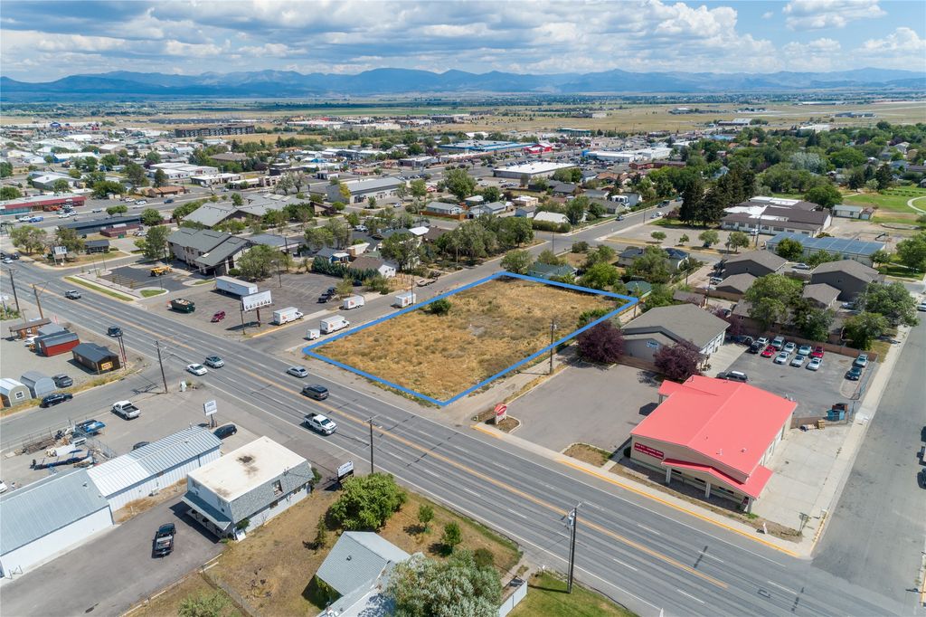 Photo of 1915 N Montana Avenue, Helena, MT 59601 (MLS # 30066482)