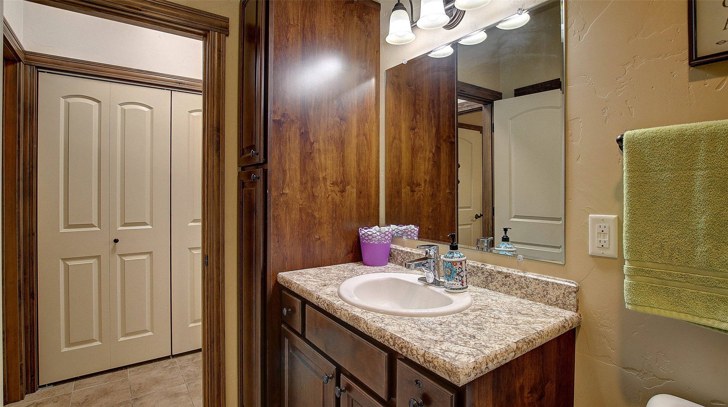 Missoula, Montana 59808, United States, 2 Bedrooms Bedrooms, ,2 BathroomsBathrooms,Residential,Active,177830