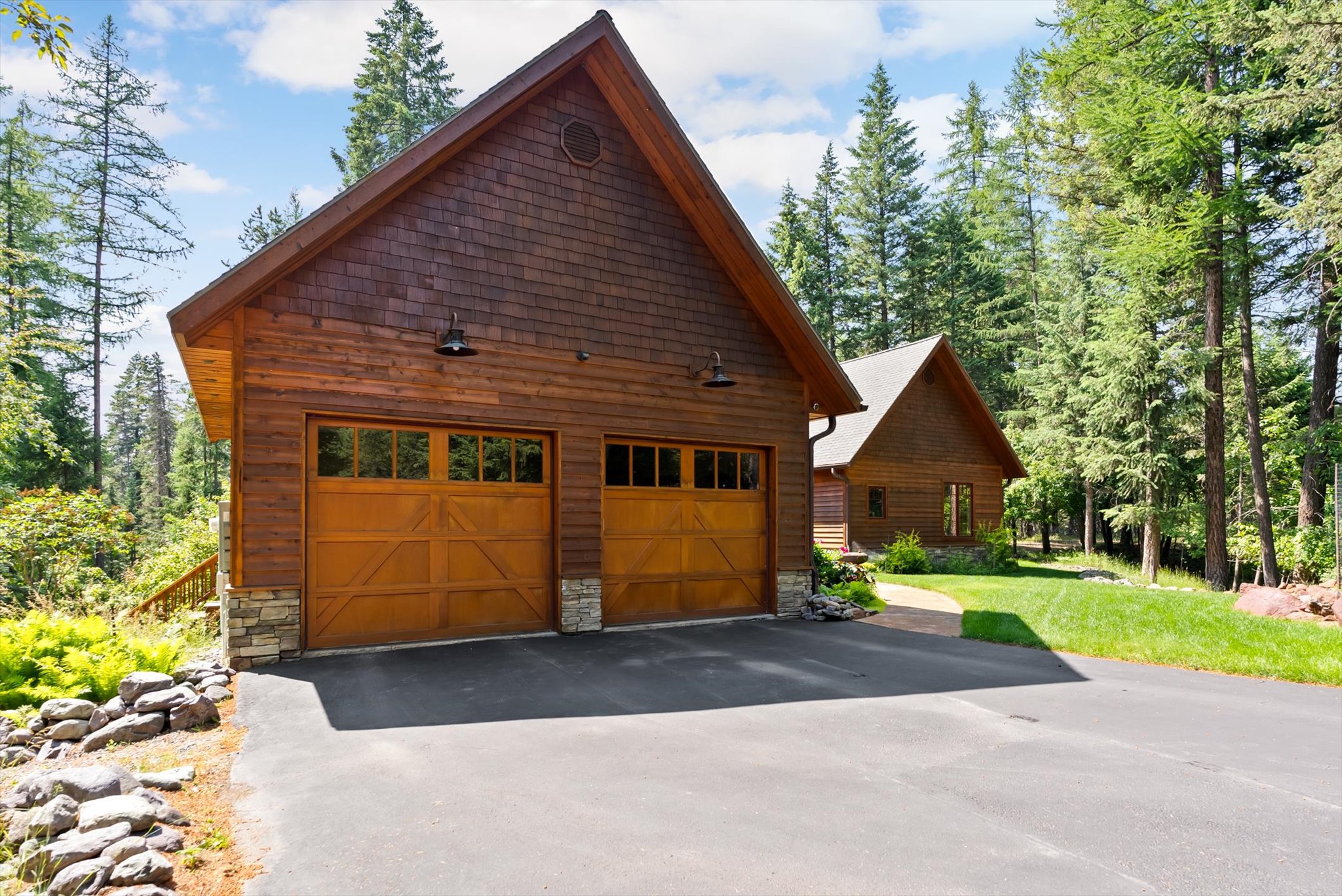 2506 E Lakeshore Drive