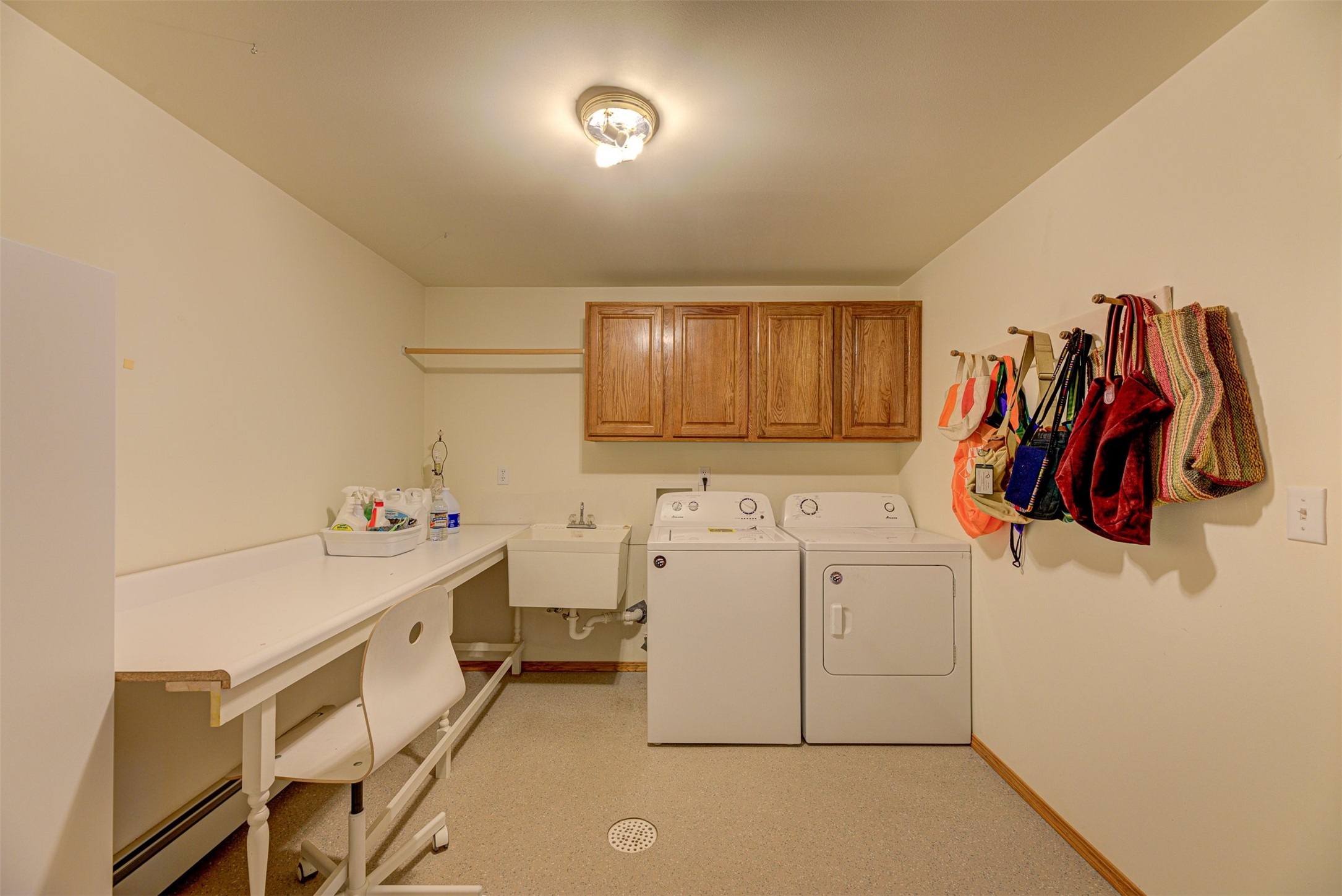 Helena, Montana 59601, United States, 2 Bedrooms Bedrooms, ,3 BathroomsBathrooms,Residential,Pending,52383