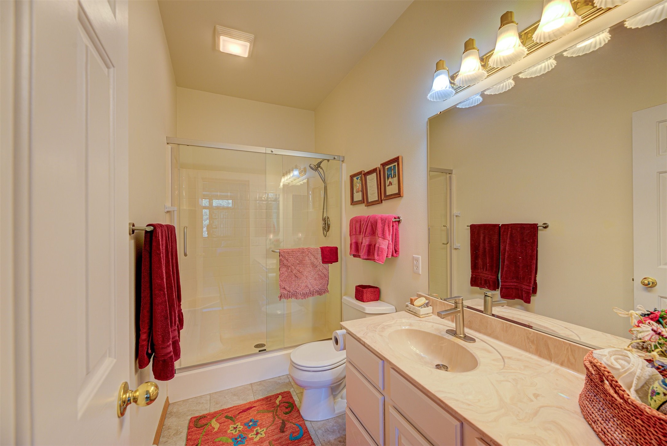 Helena, Montana 59601, United States, 2 Bedrooms Bedrooms, ,3 BathroomsBathrooms,Residential,Pending,52383