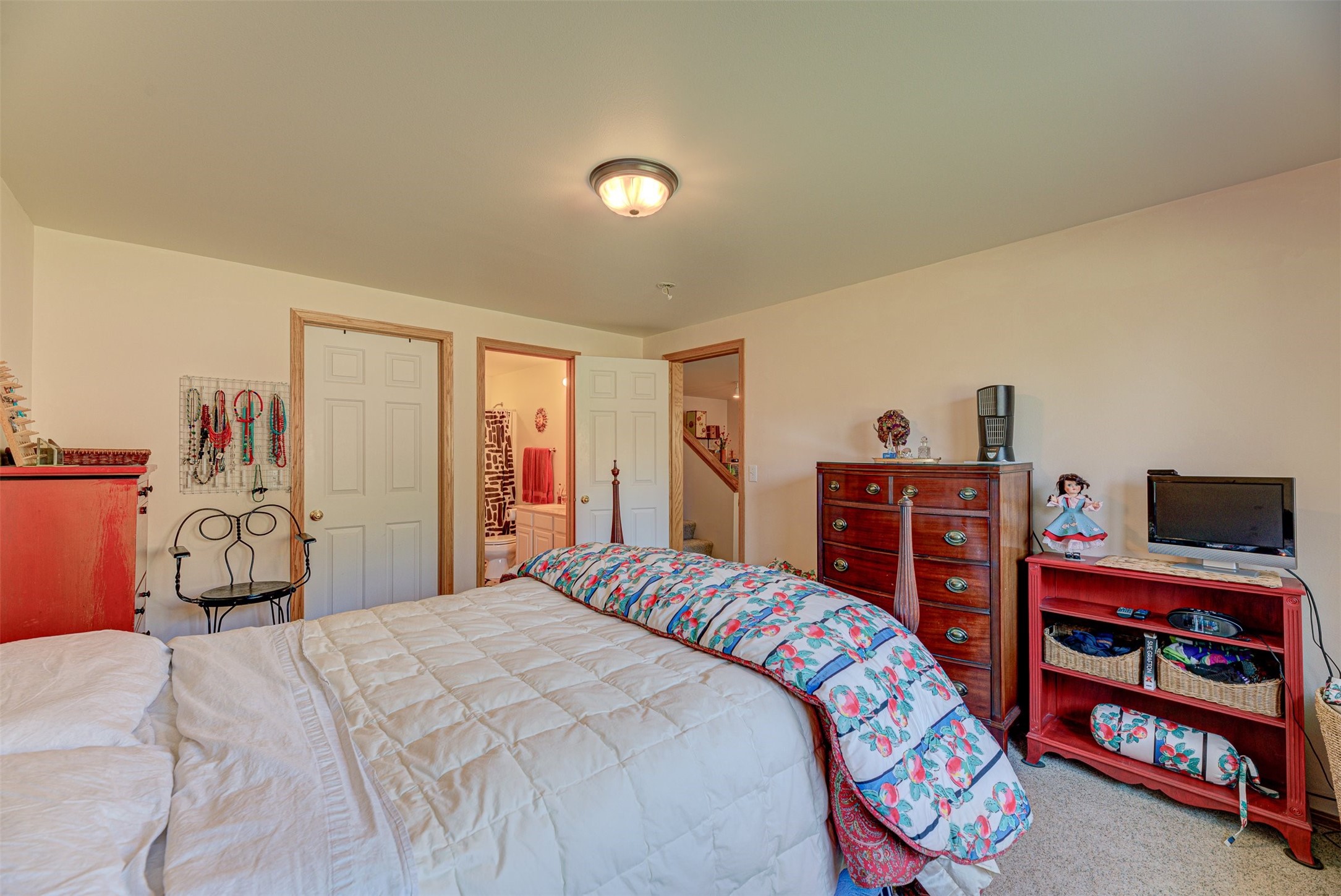 Helena, Montana 59601, United States, 2 Bedrooms Bedrooms, ,3 BathroomsBathrooms,Residential,Pending,52383