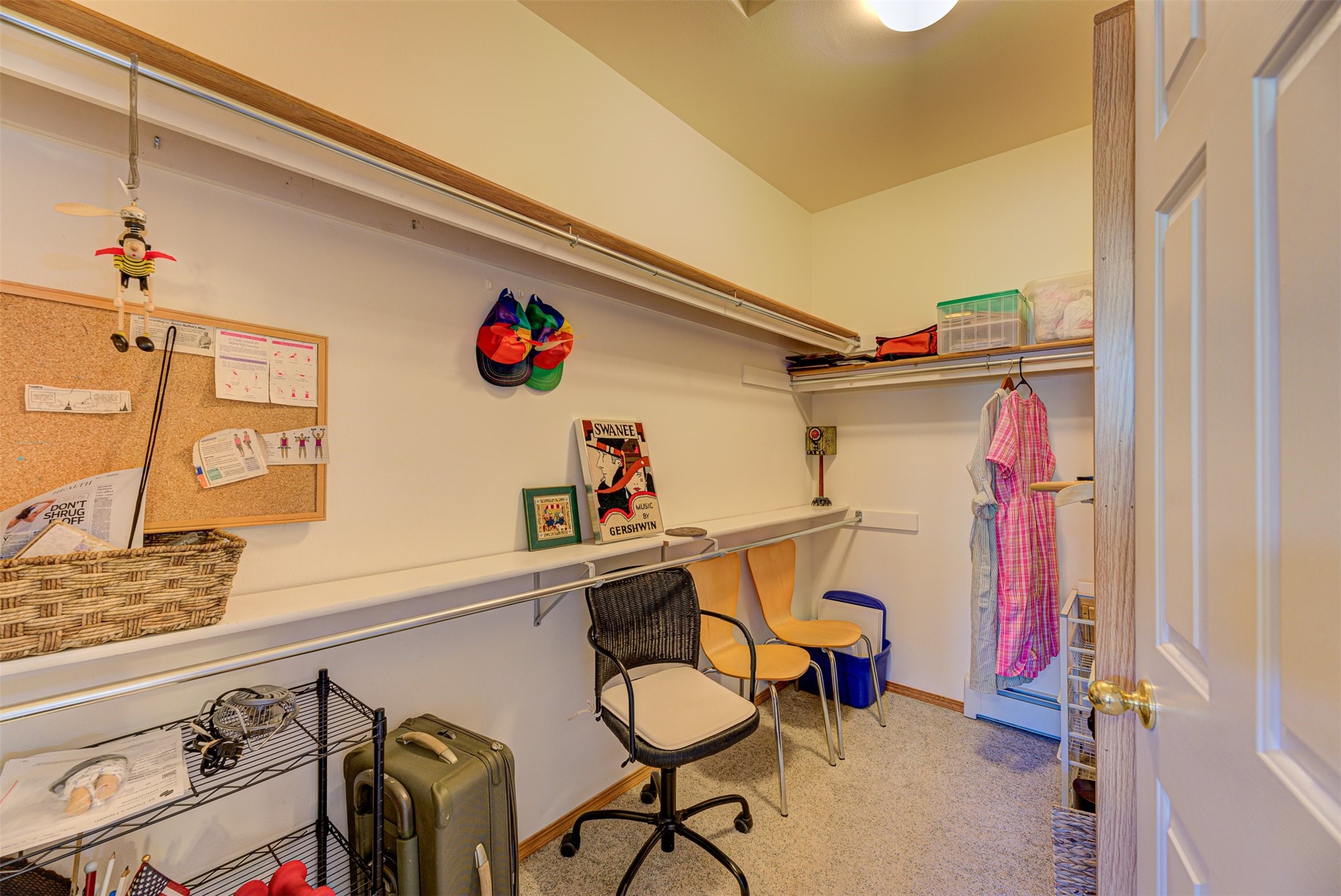 Helena, Montana 59601, United States, 2 Bedrooms Bedrooms, ,3 BathroomsBathrooms,Residential,Pending,52383