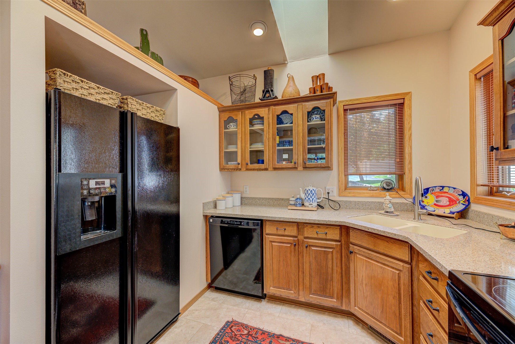 Helena, Montana 59601, United States, 2 Bedrooms Bedrooms, ,3 BathroomsBathrooms,Residential,Pending,52383