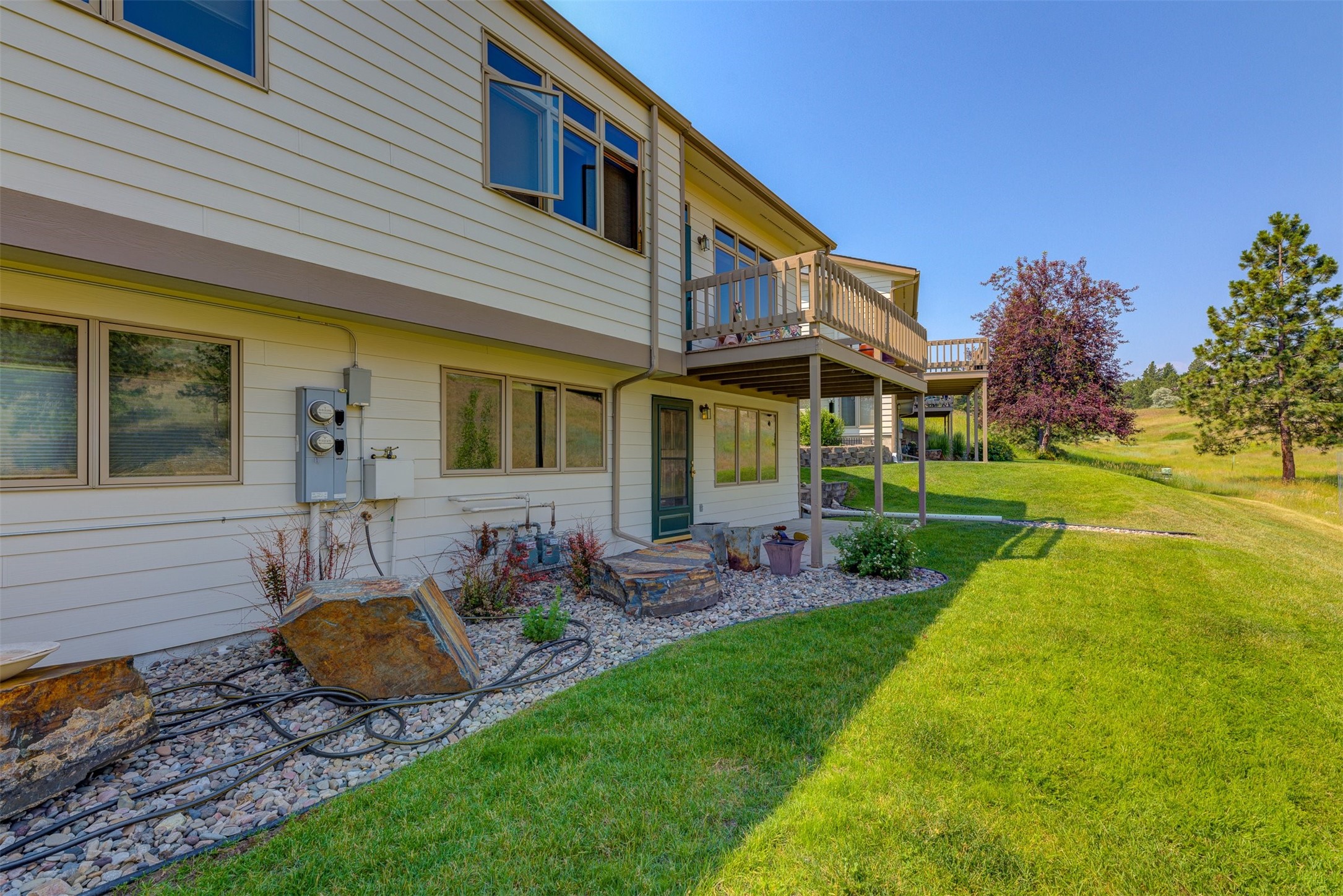 Helena, Montana 59601, United States, 2 Bedrooms Bedrooms, ,3 BathroomsBathrooms,Residential,Pending,52383