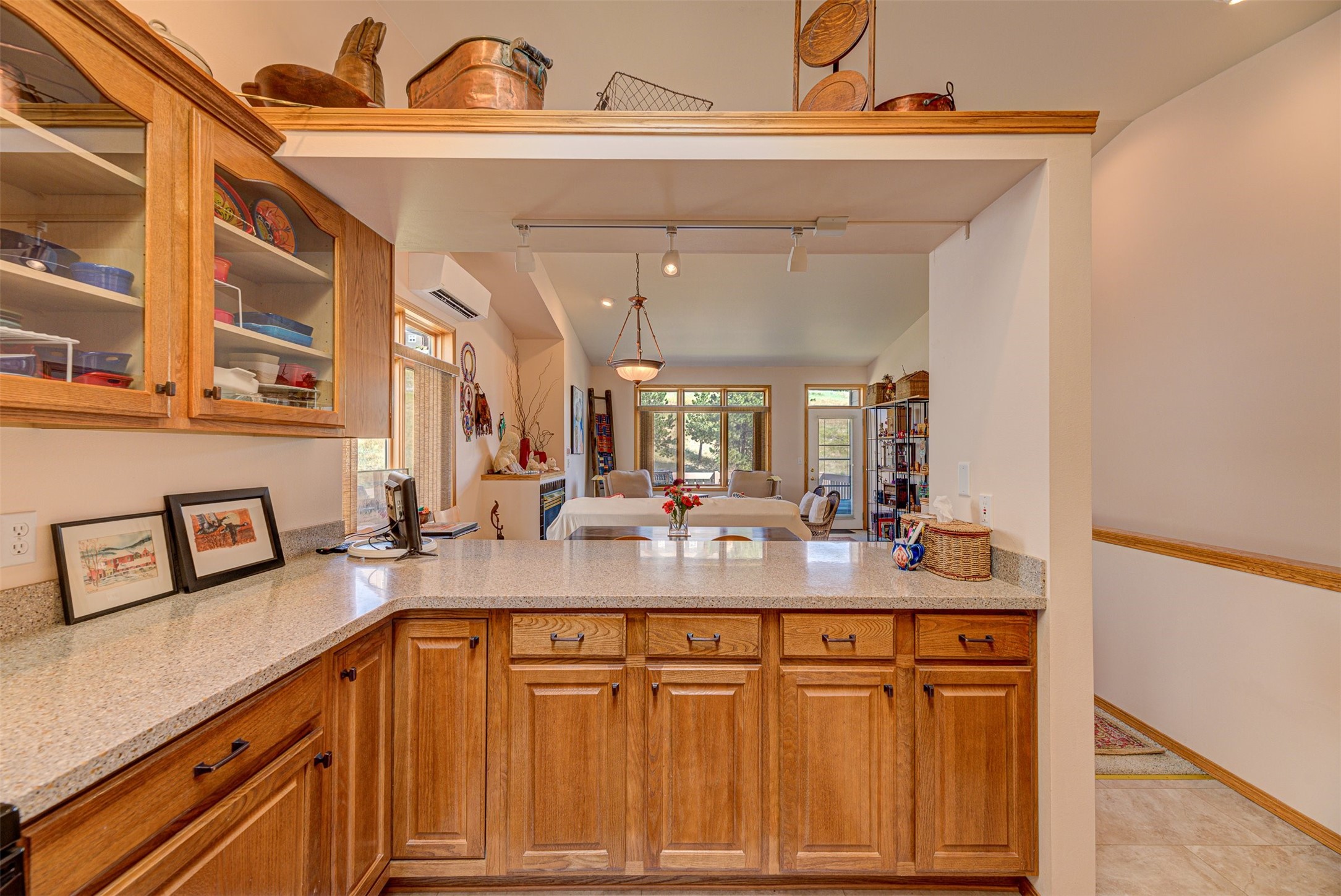 Helena, Montana 59601, United States, 2 Bedrooms Bedrooms, ,3 BathroomsBathrooms,Residential,Pending,52383