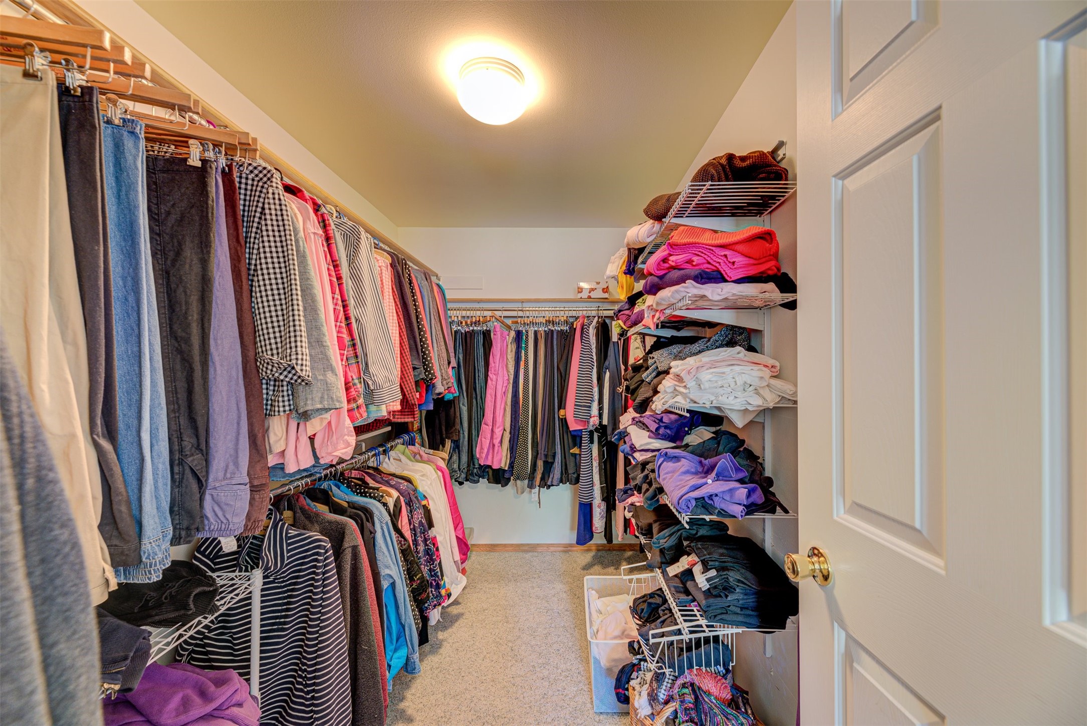 Helena, Montana 59601, United States, 2 Bedrooms Bedrooms, ,3 BathroomsBathrooms,Residential,Pending,52383