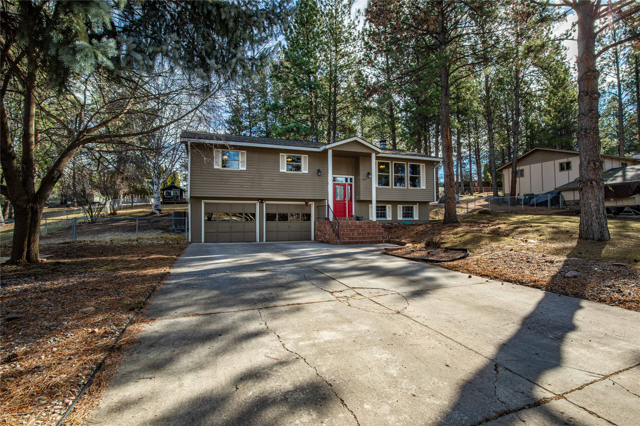 6104 Linda Vista Boulevard