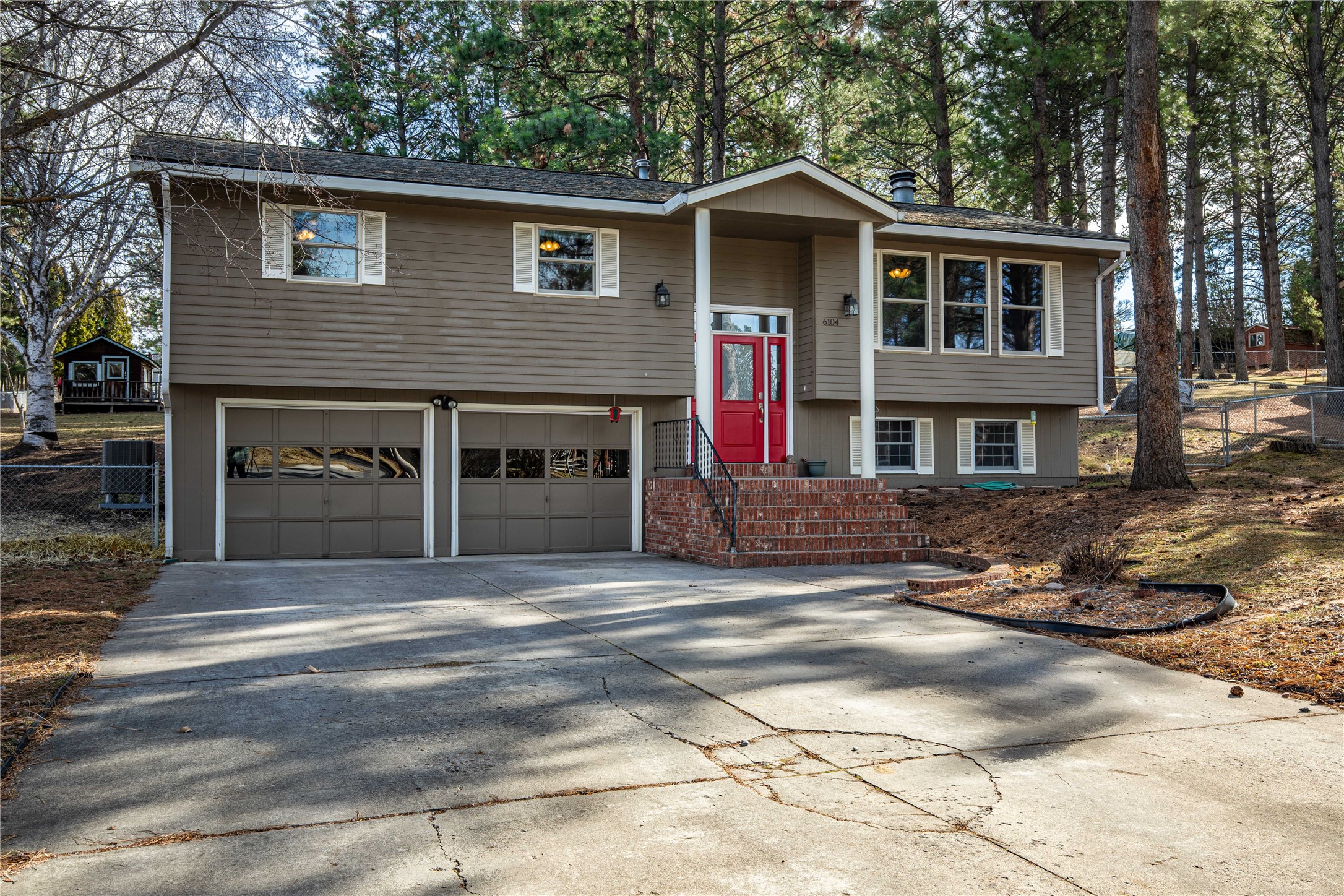 6104 Linda Vista Boulevard