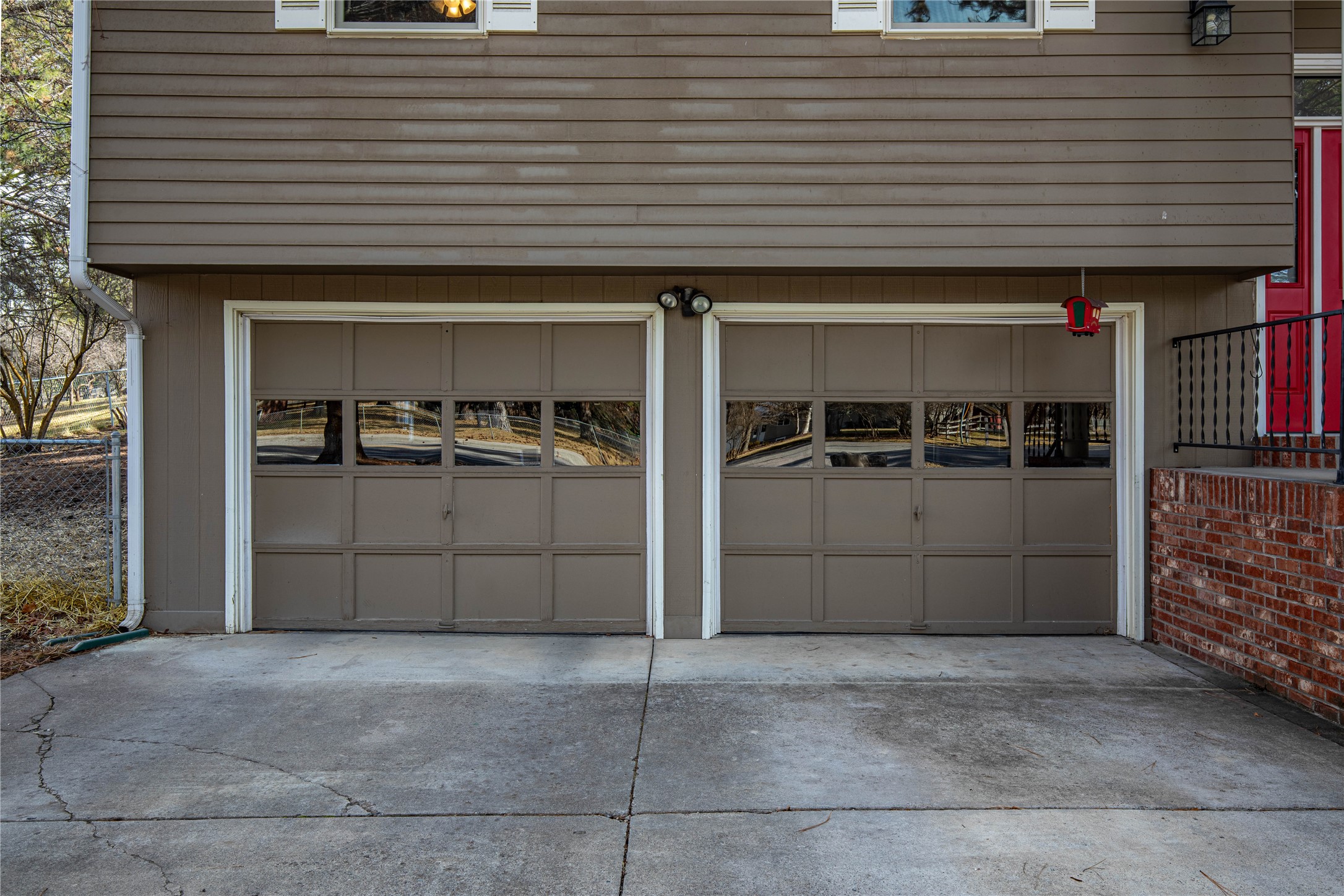 6104 Linda Vista Boulevard