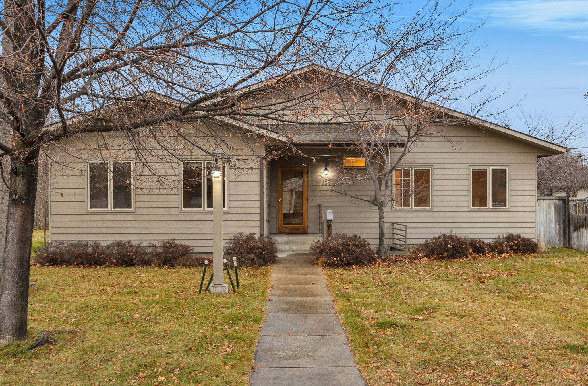 638 E Kent Avenue