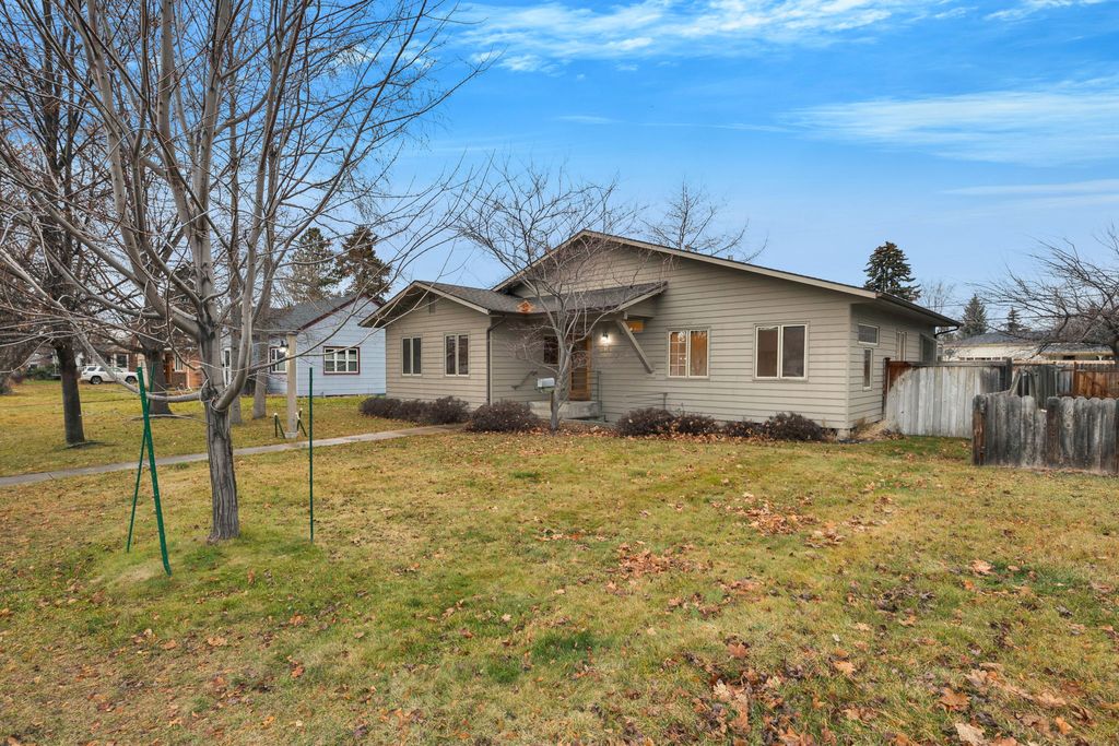 Photo of 638 E Kent Avenue, Missoula, MT 59801 (MLS # 30062026)