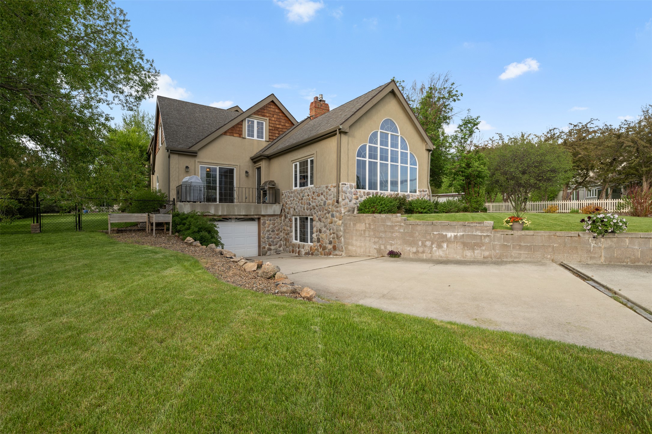 40 N. Lake Drive