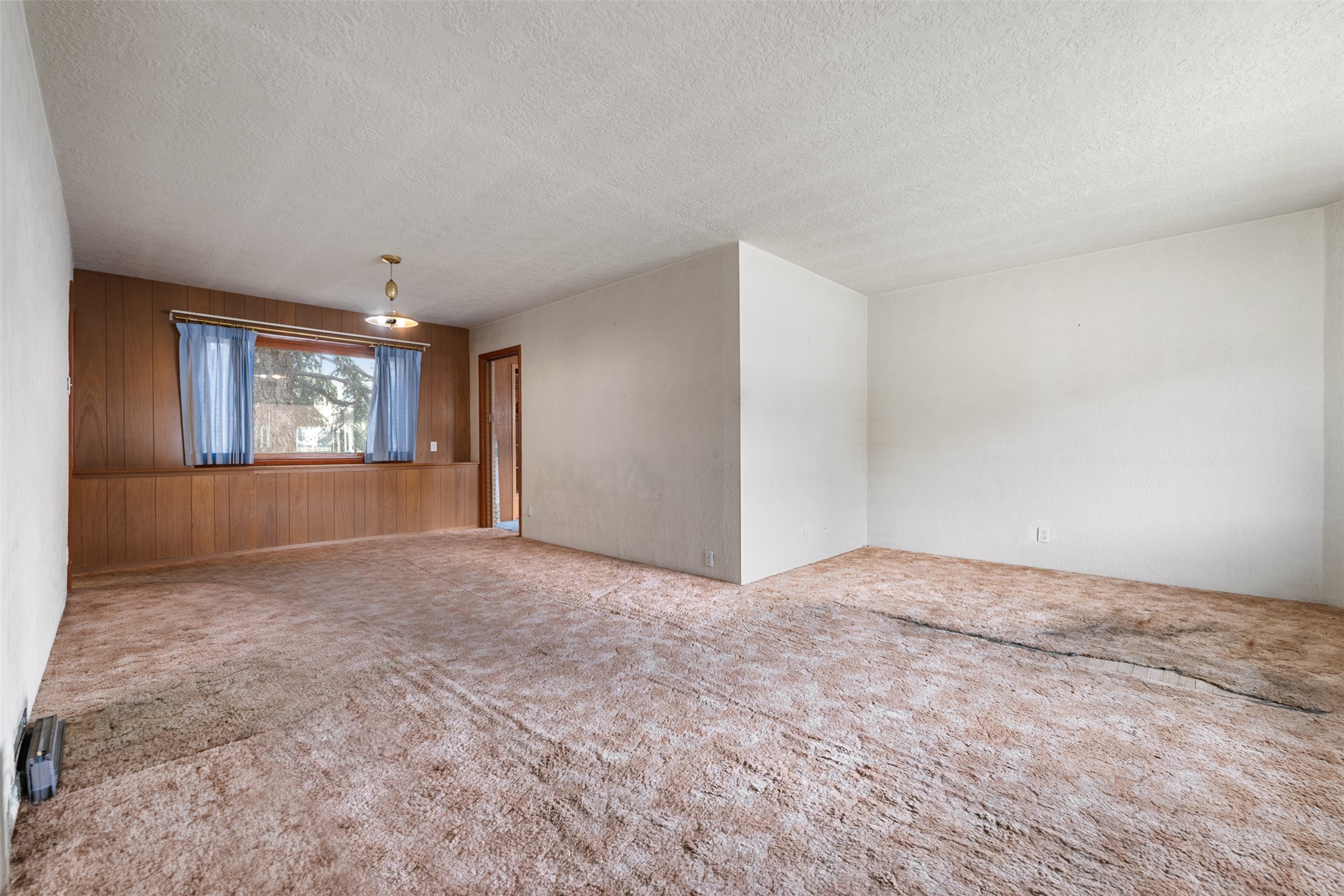 318 W 4th Street