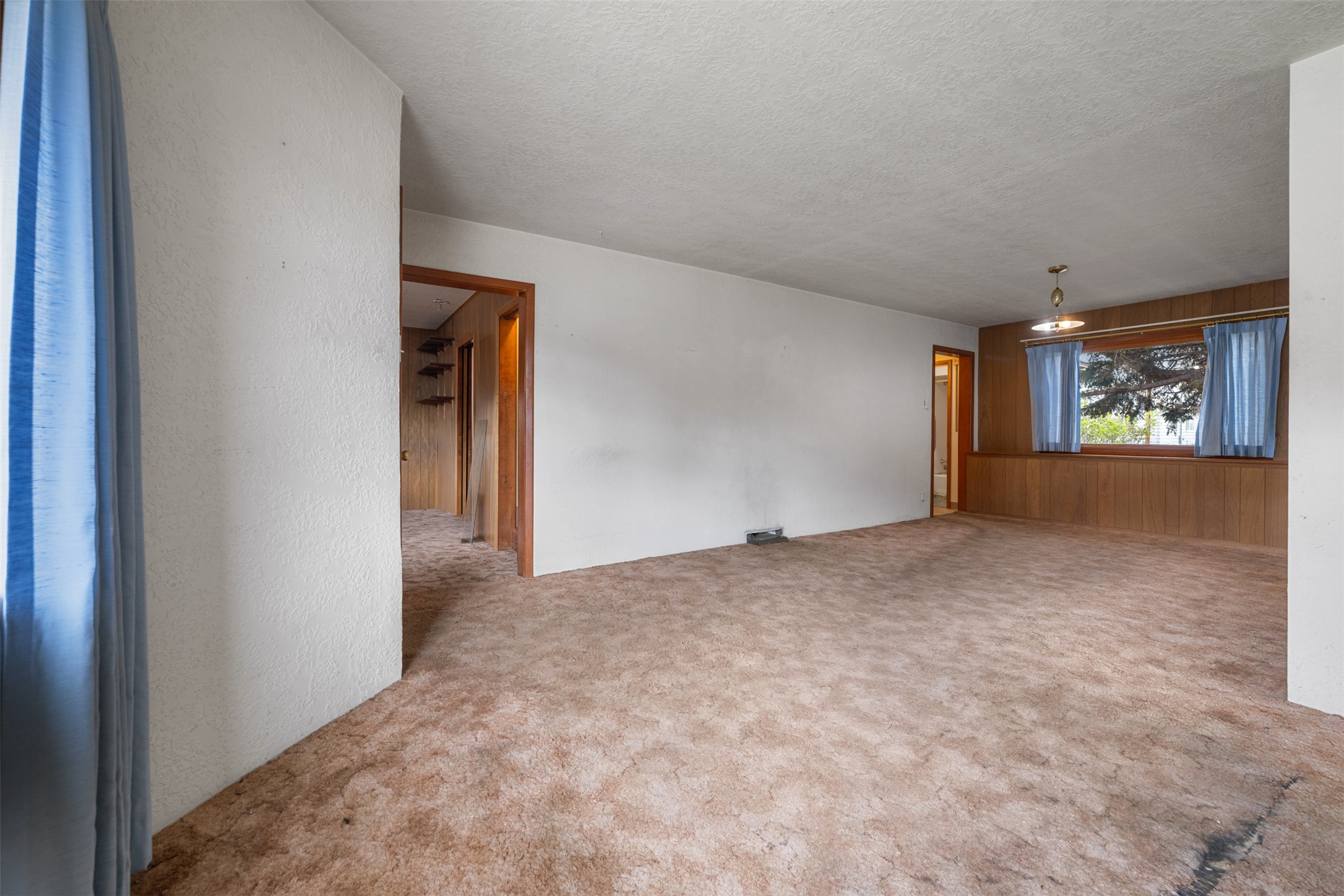 318 W 4th Street
