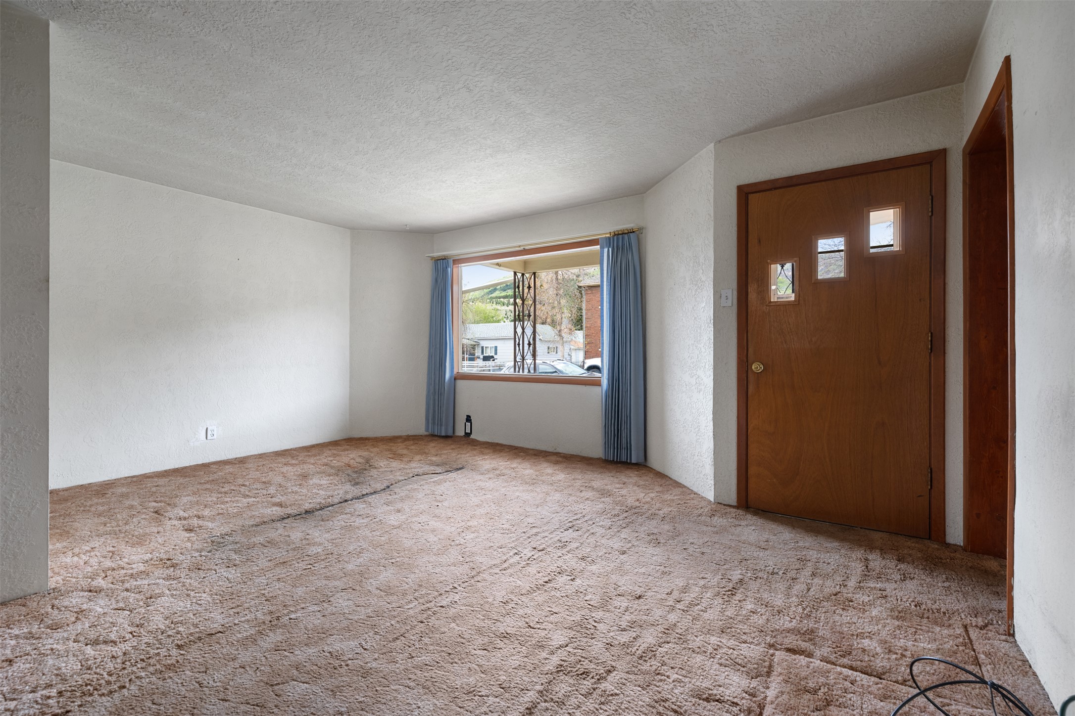 318 W 4th Street