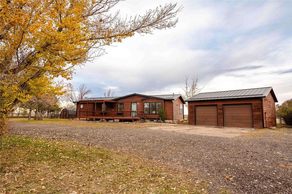 Photo of 5705 62nd Avenue SW, Great Falls, MT 59404 (MLS # 30060942)