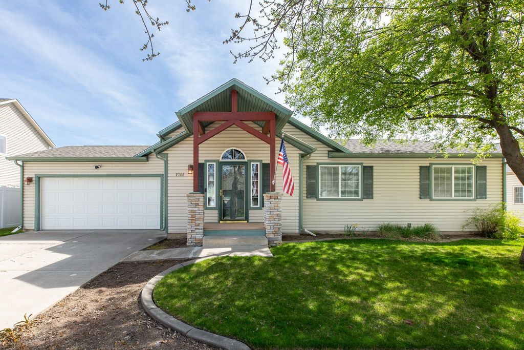 Photo of 2768 Stratford Lane, Missoula, MT 59808 (MLS # 30069174)