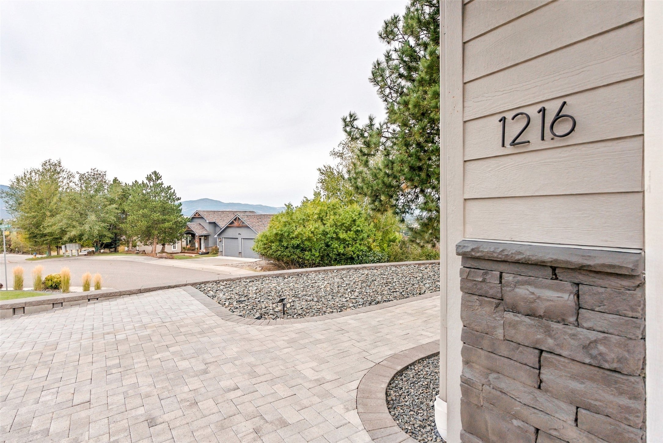 1216 Landons Way