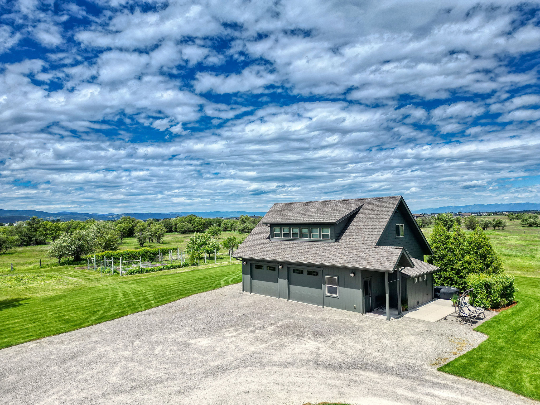 1221 Majestic View Lane