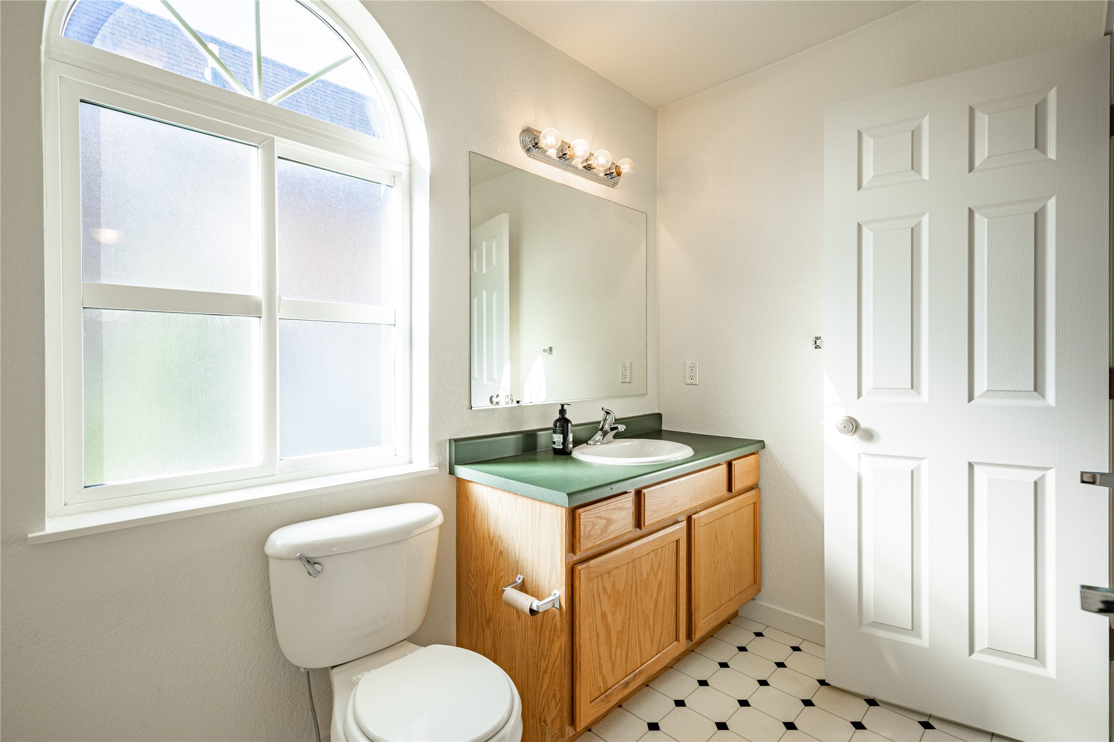 Missoula, Montana 59808, United States, 3 Bedrooms Bedrooms, ,2 BathroomsBathrooms,Residential,Active,213407