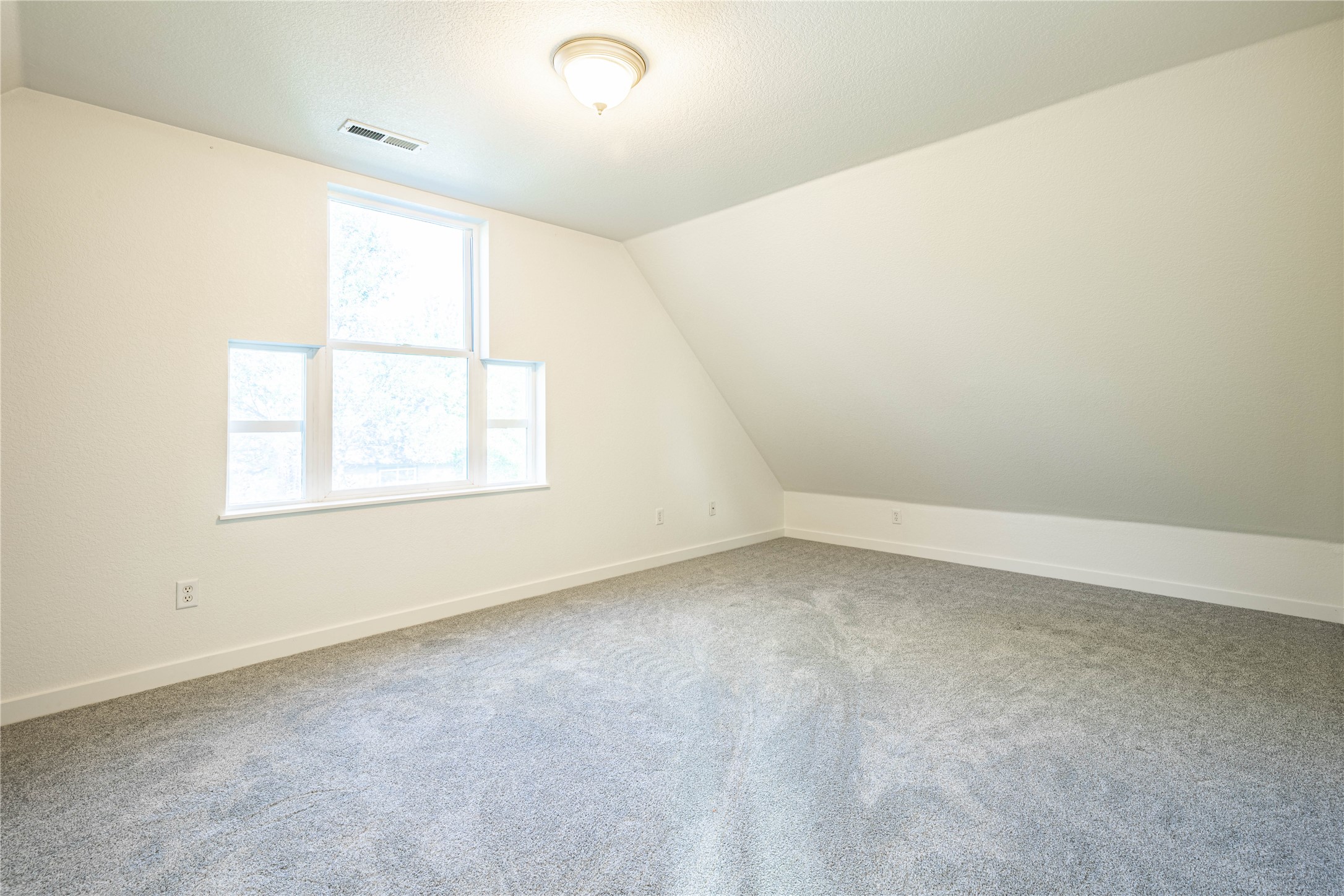 Missoula, Montana 59808, United States, 3 Bedrooms Bedrooms, ,2 BathroomsBathrooms,Residential,Active,213407