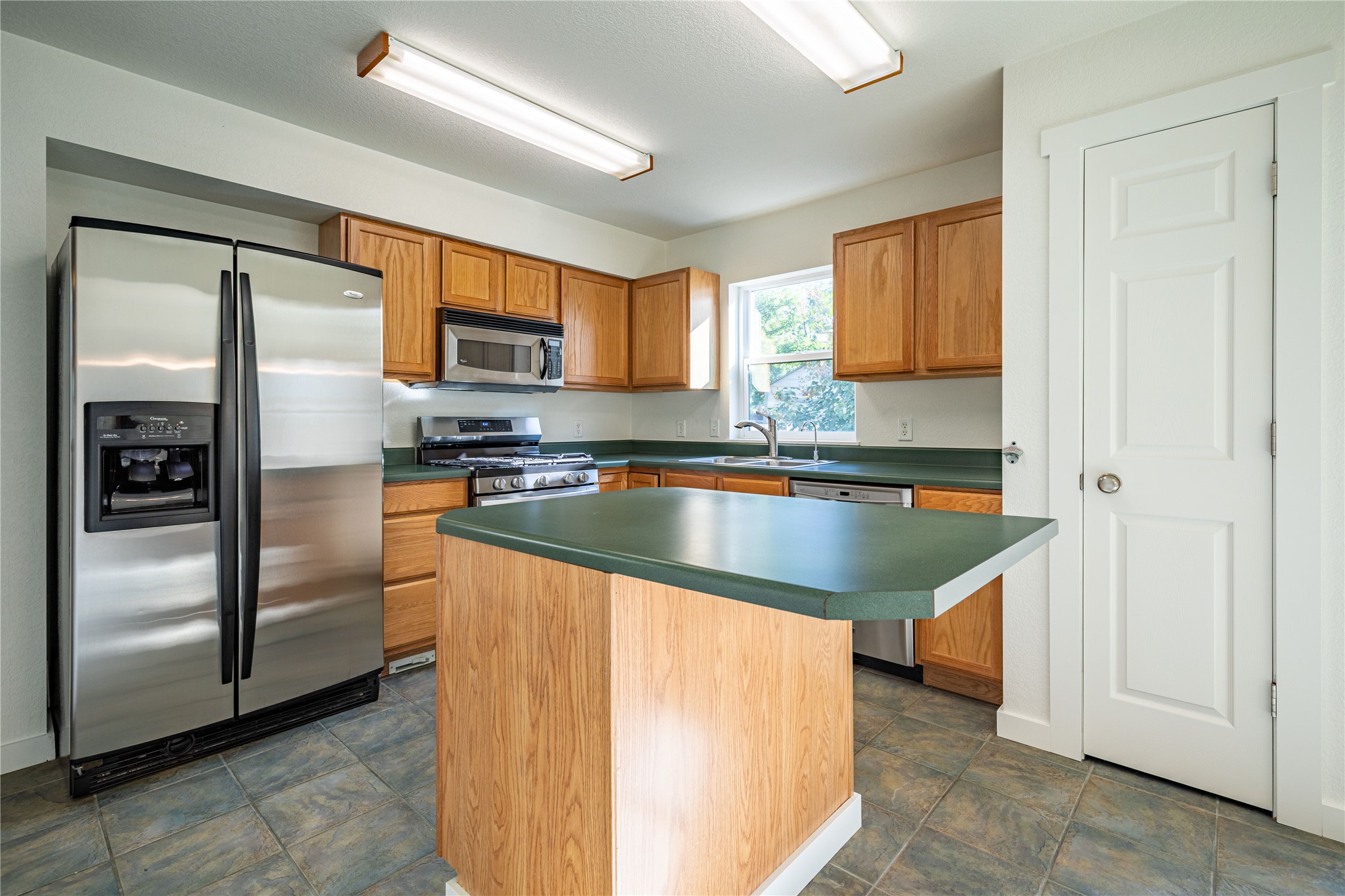 Missoula, Montana 59808, United States, 3 Bedrooms Bedrooms, ,2 BathroomsBathrooms,Residential,Active,213407