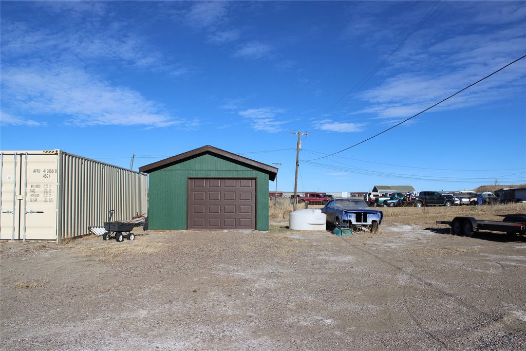 Photo of 307 24th Street NW, Great Falls, MT 59404 (MLS # 30064149)